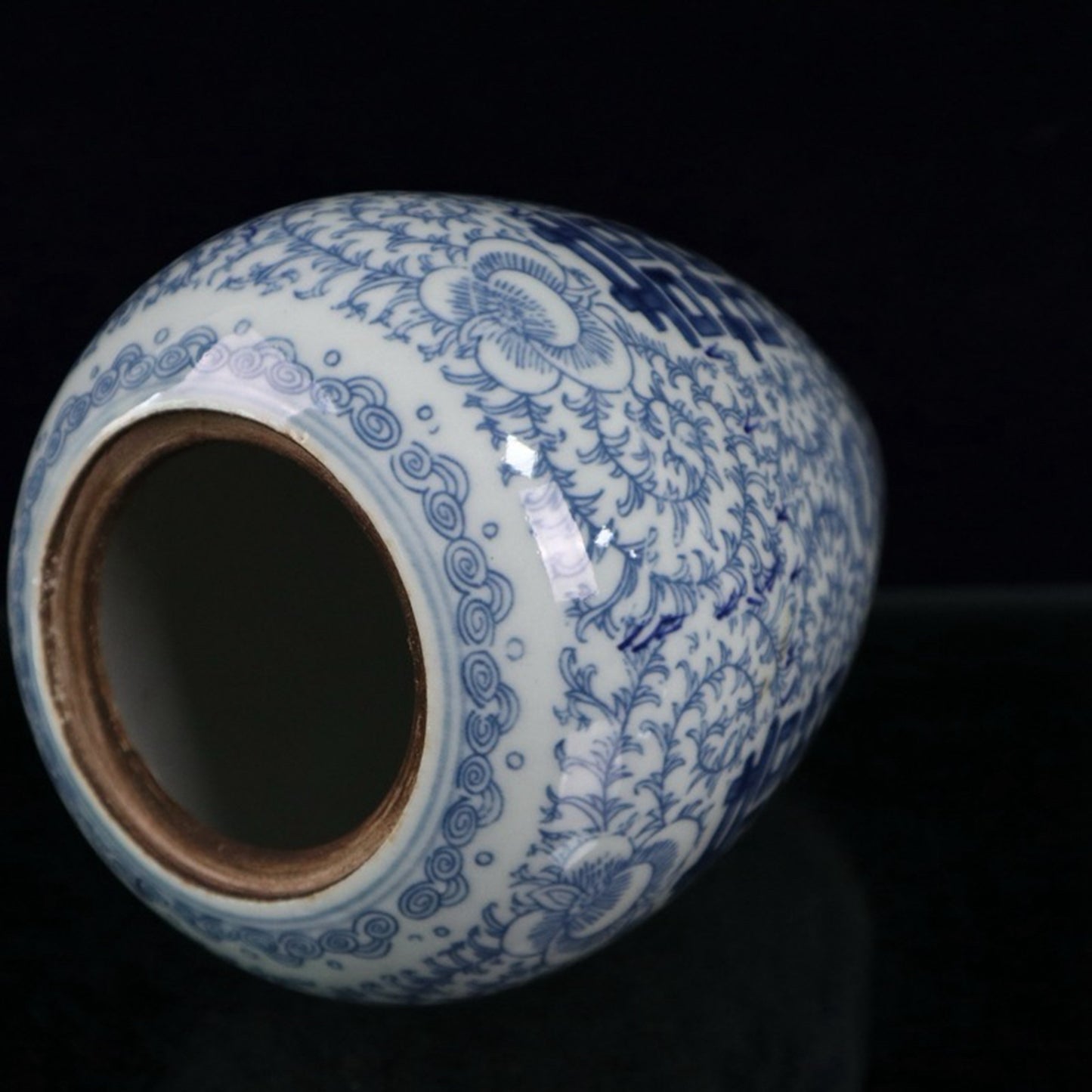 Blue and white winter melon jar