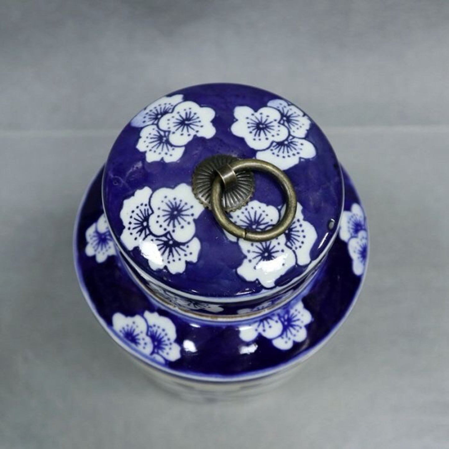 Blue and white ice plum tea patterned lid jar