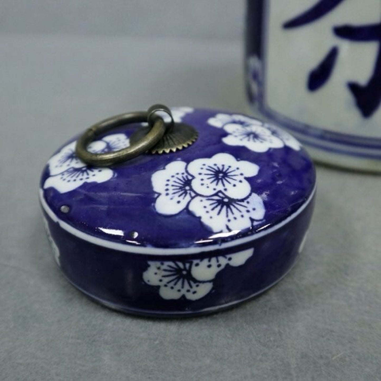 Blue and white ice plum tea patterned lid jar