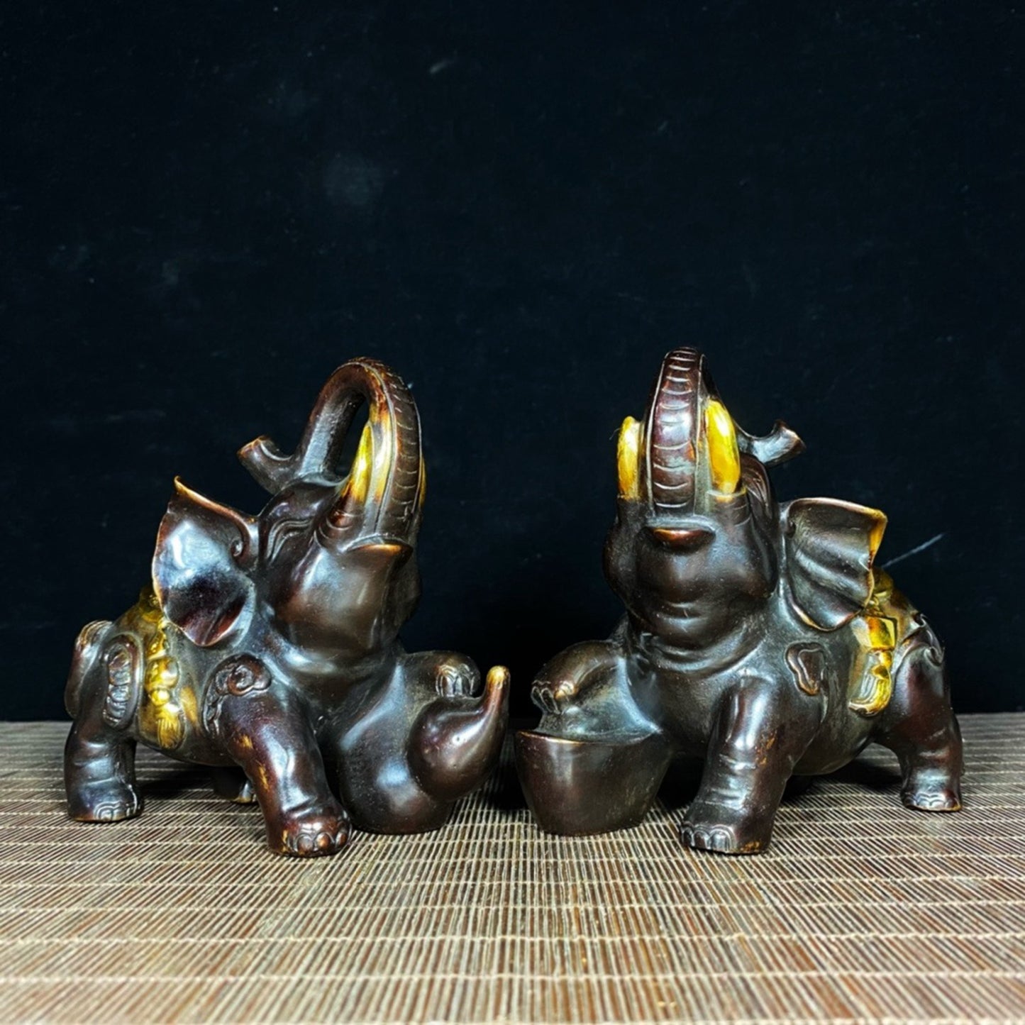 A pair of pure copper gold-plated fortune elephants