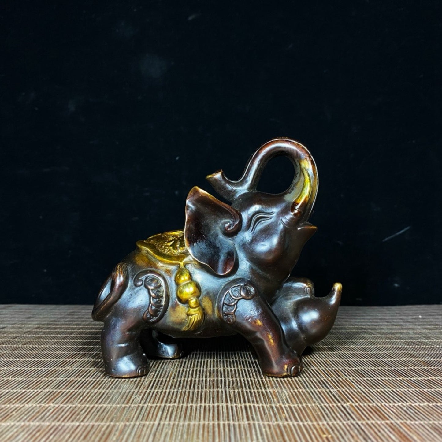 A pair of pure copper gold-plated fortune elephants