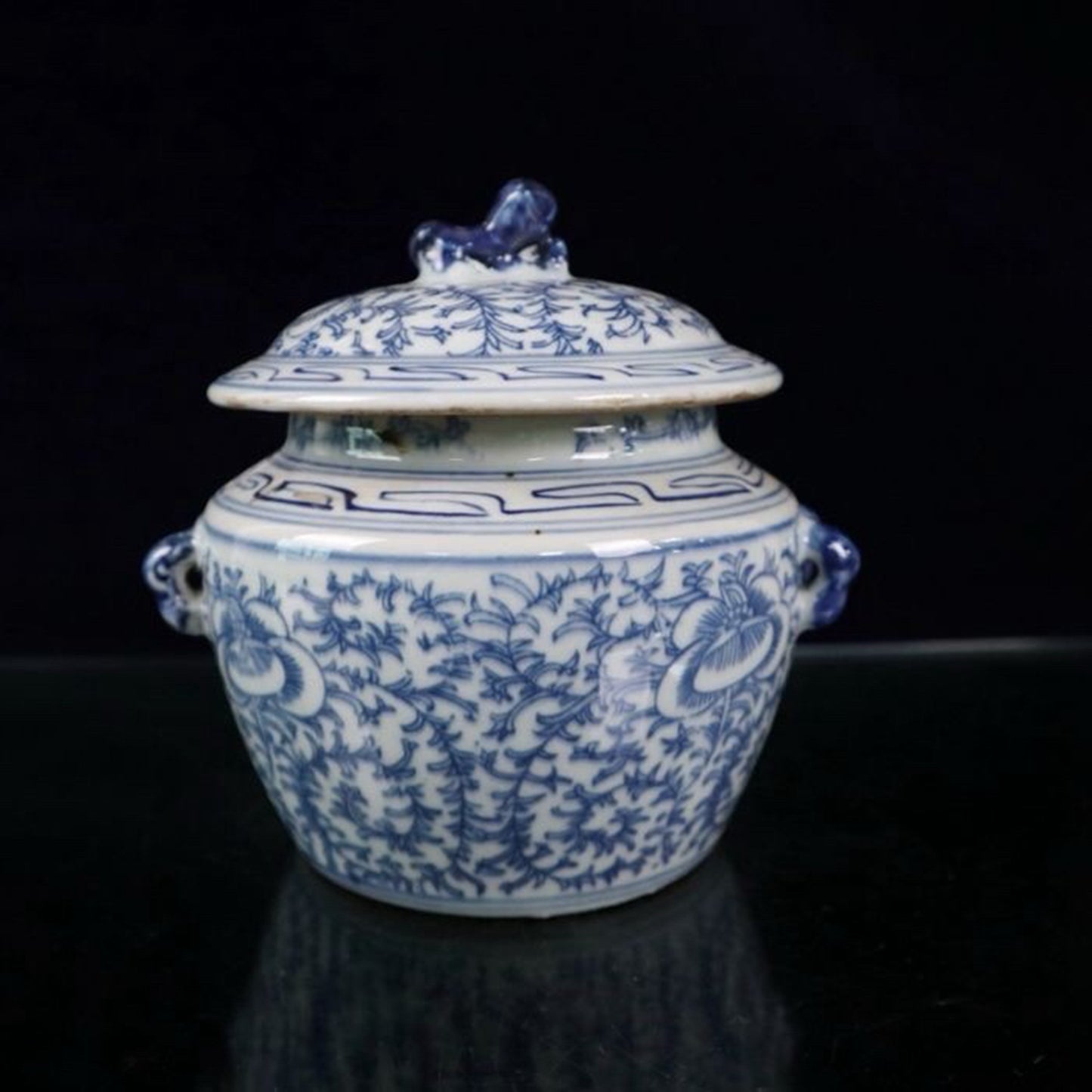 Blue and white entangled branch lotus patterned covered jar