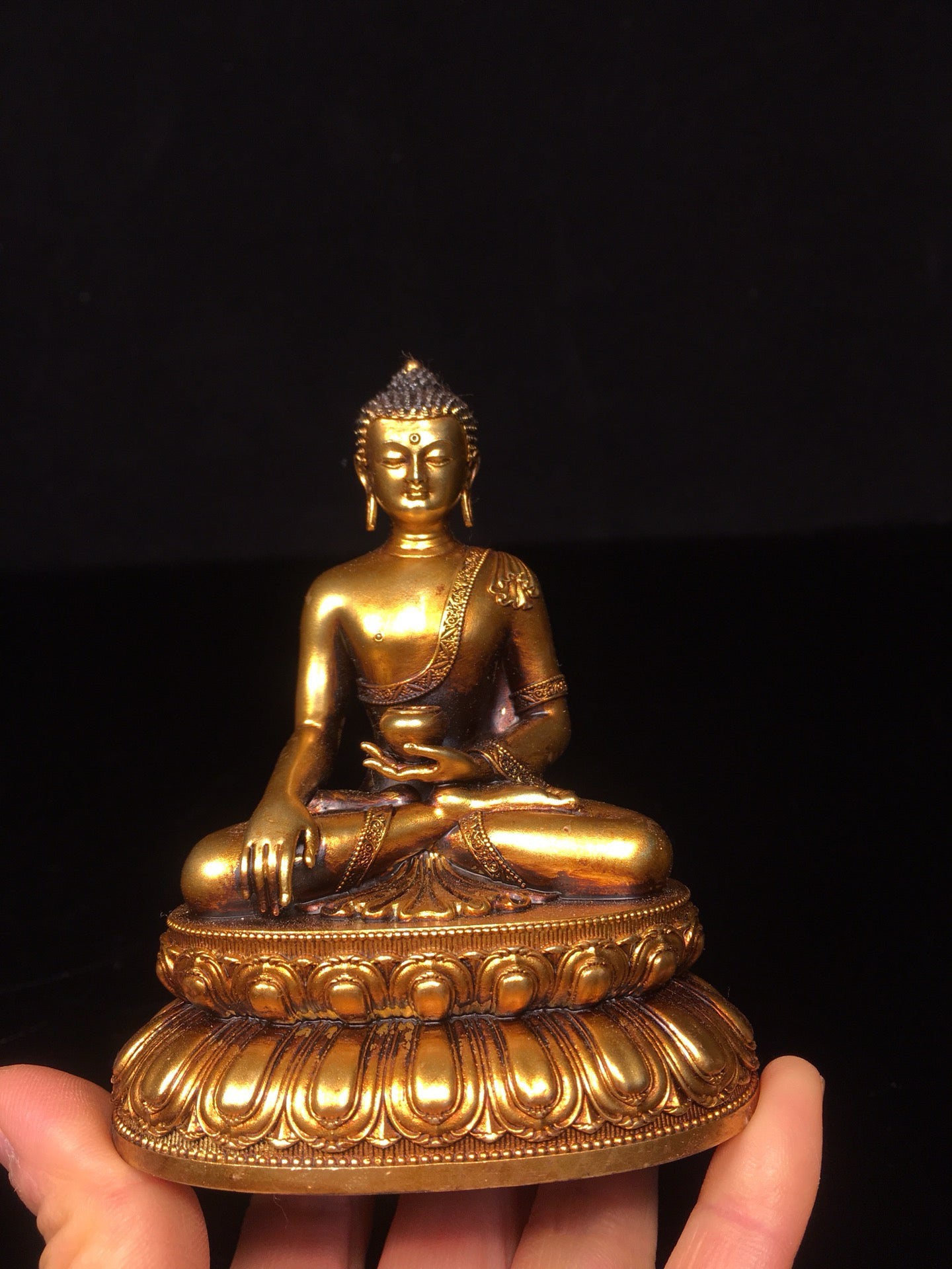 Chinese antique pure statue of Shakyamuni Buddha