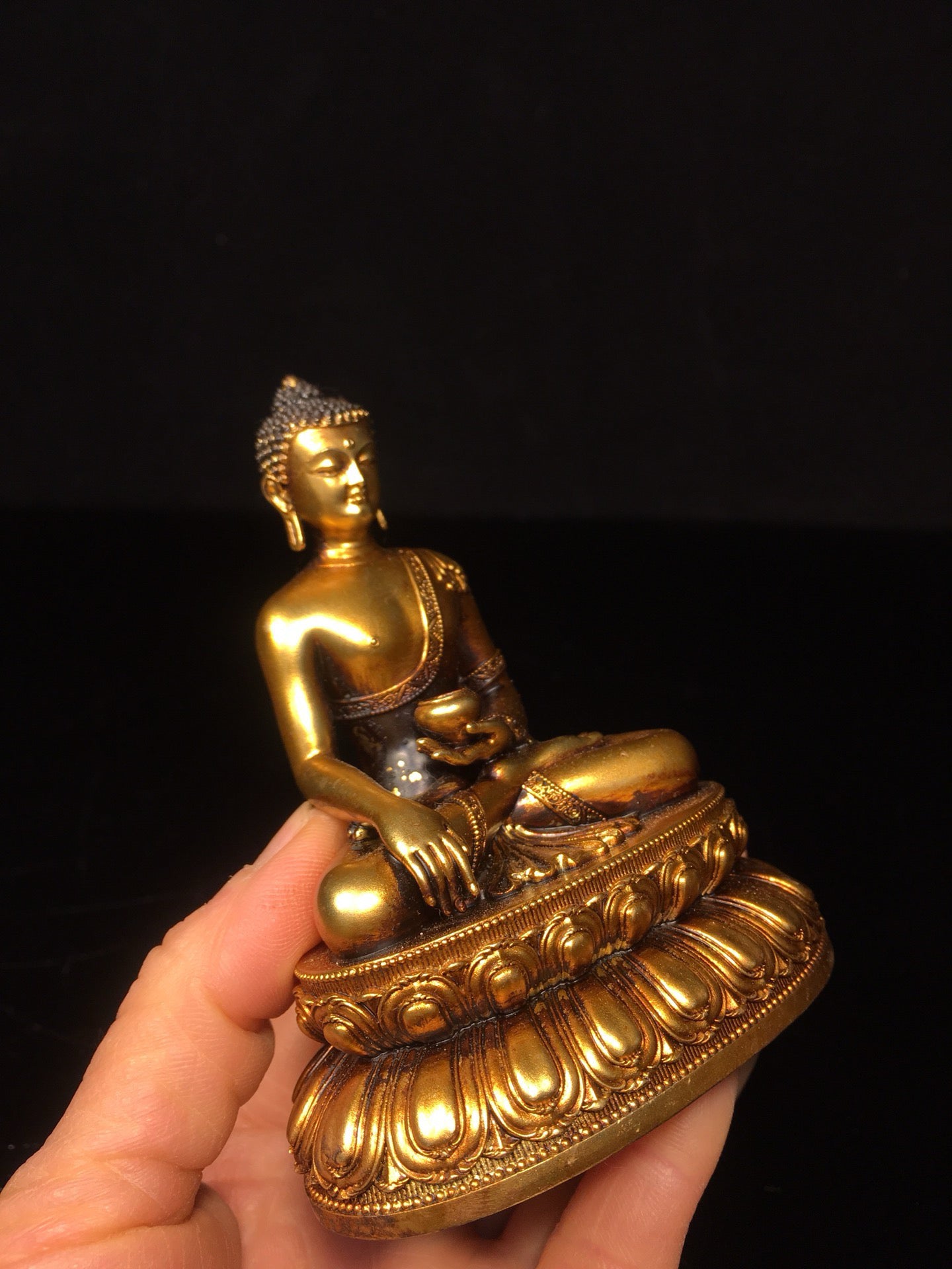 Chinese antique pure statue of Shakyamuni Buddha