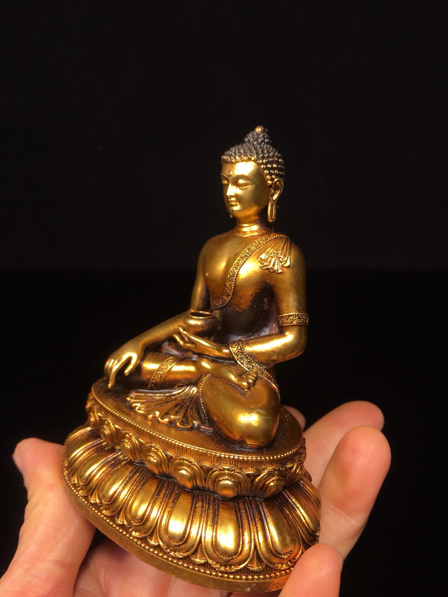 Chinese antique pure statue of Shakyamuni Buddha