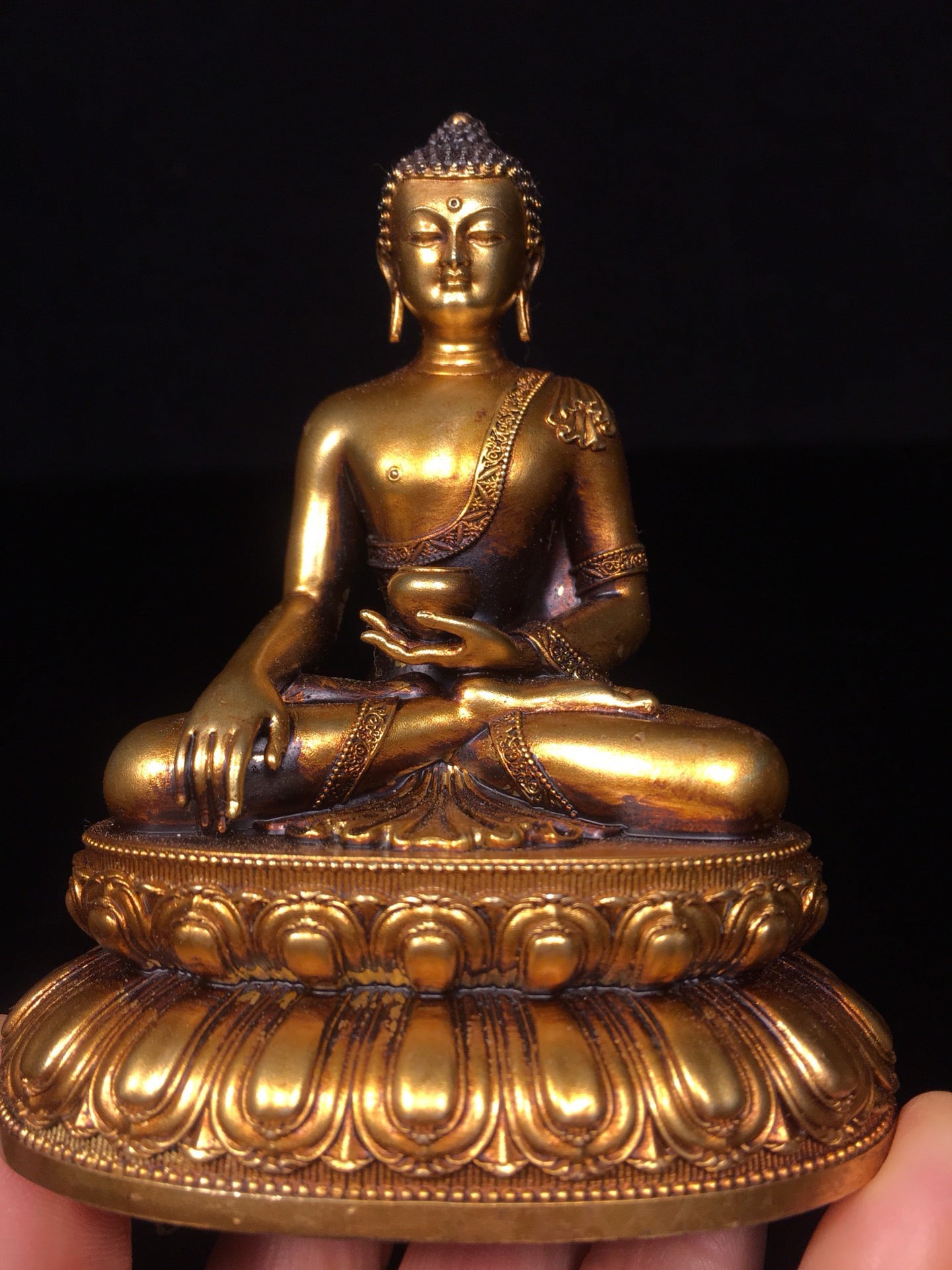 Chinese antique pure statue of Shakyamuni Buddha