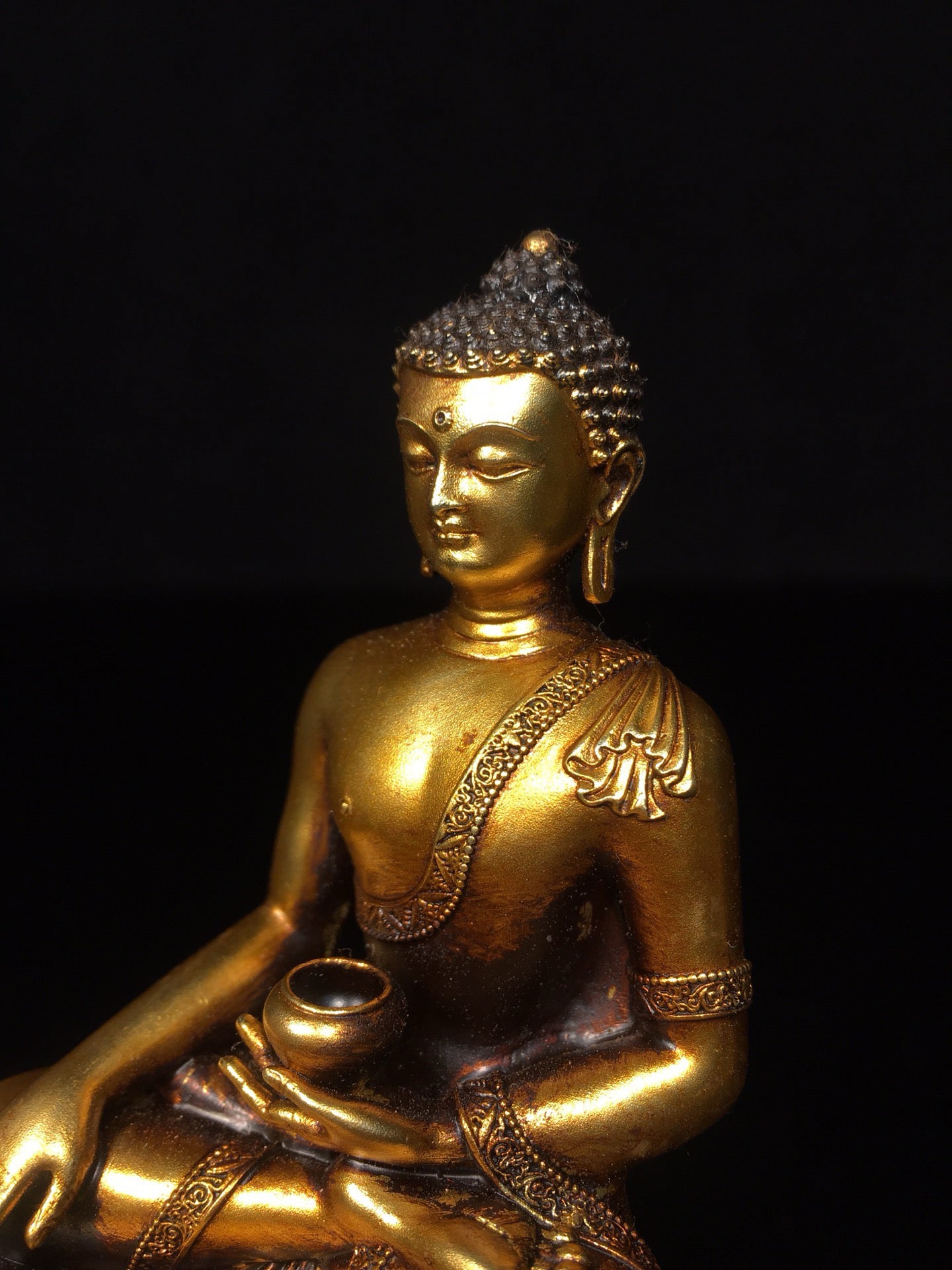 Chinese antique pure statue of Shakyamuni Buddha