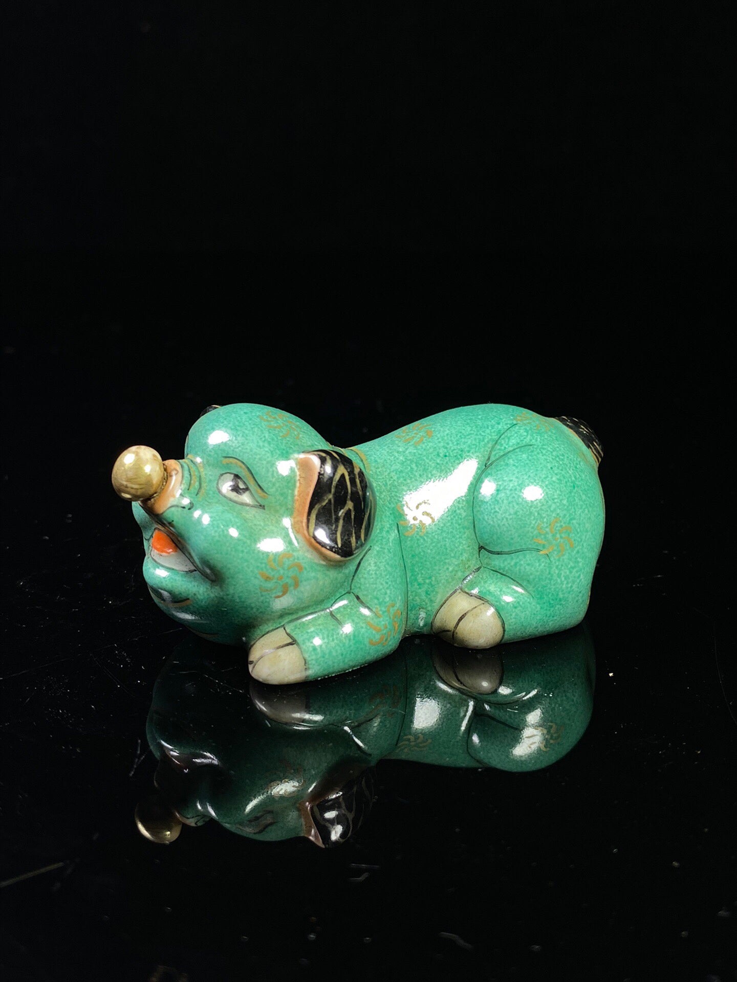 Chinese antique porcelain body painting enamel colored large fat pig shaped snuff bottle