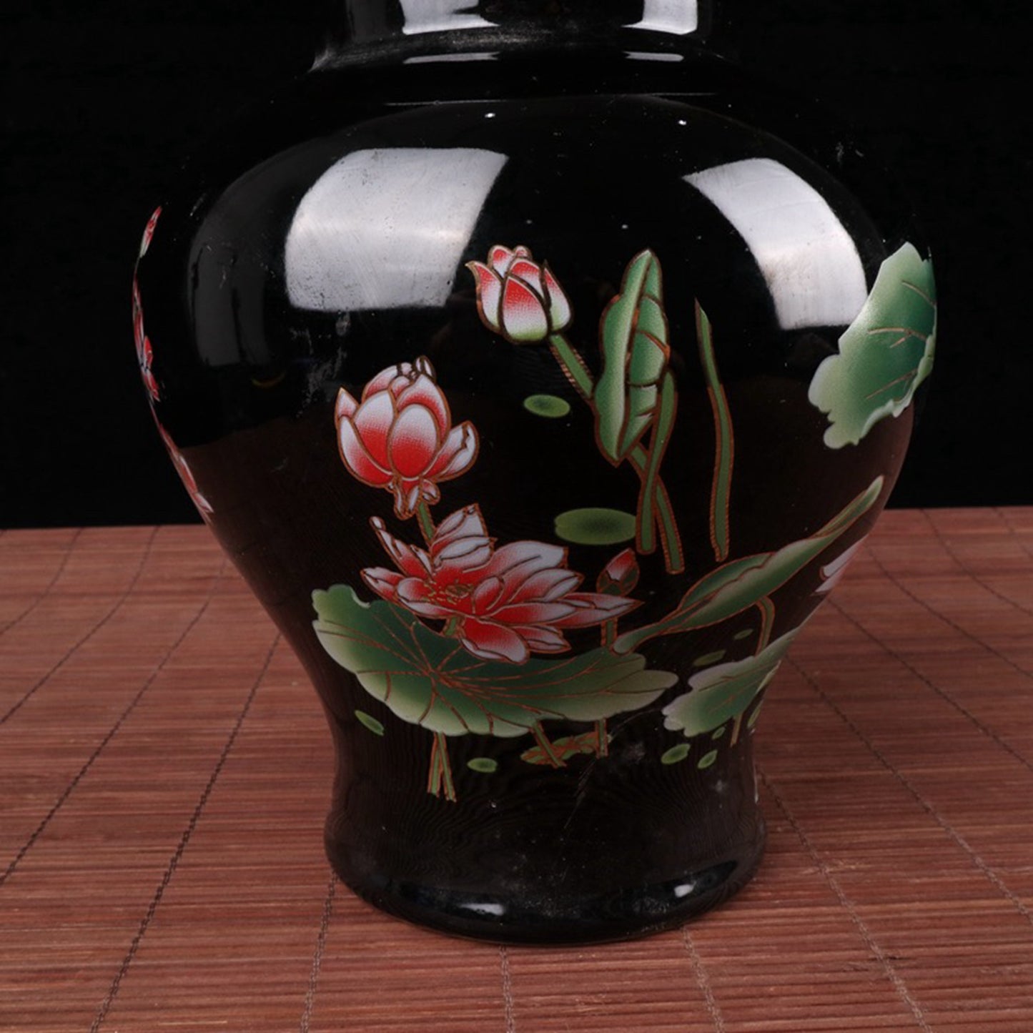 Black gold glazed lotus leaf patterned general jar