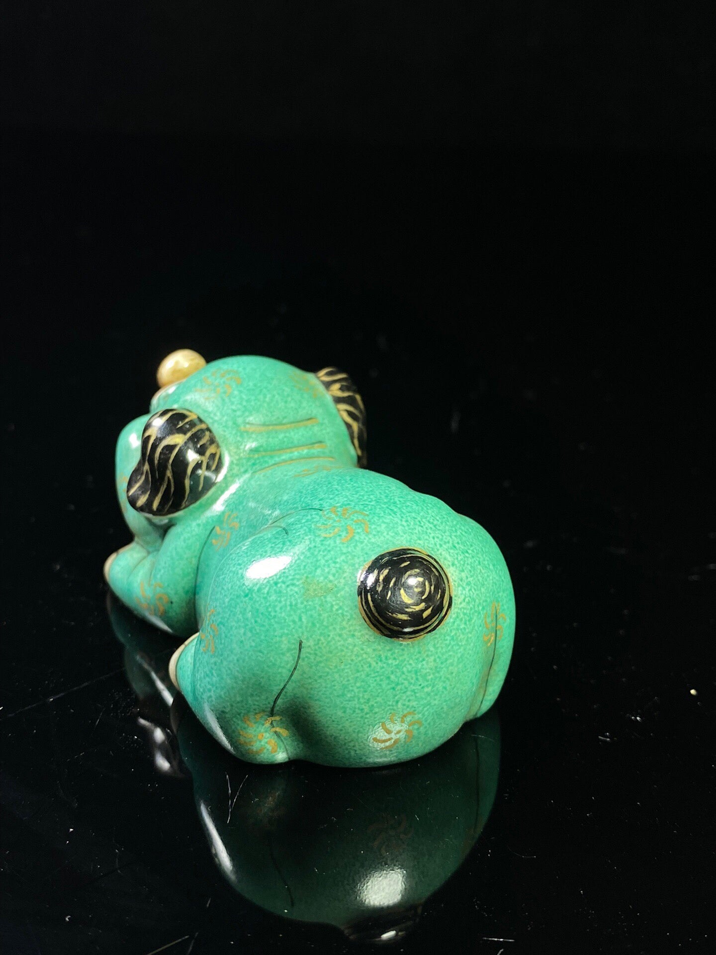 Chinese antique porcelain body painting enamel colored large fat pig shaped snuff bottle