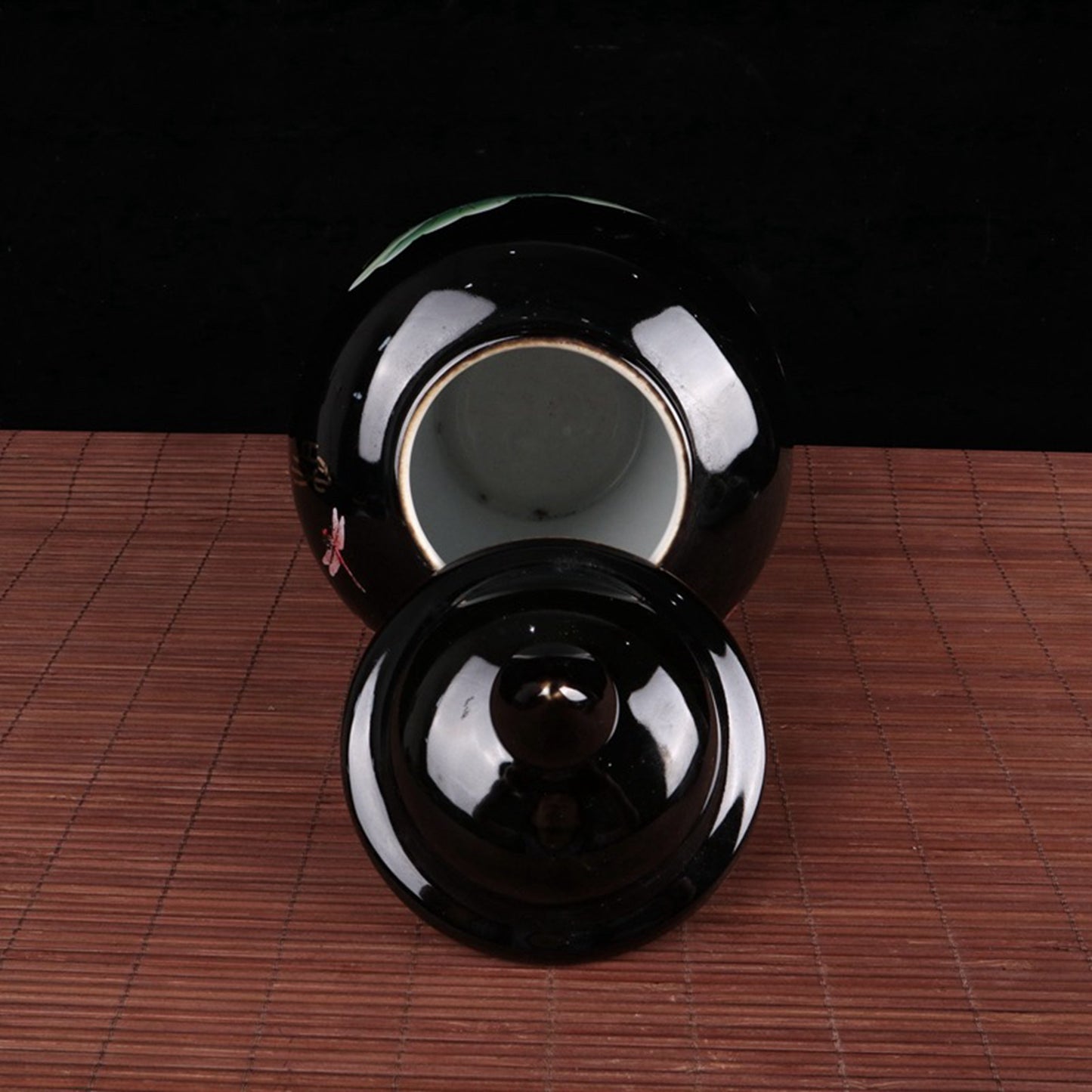 Black gold glazed lotus leaf patterned general jar