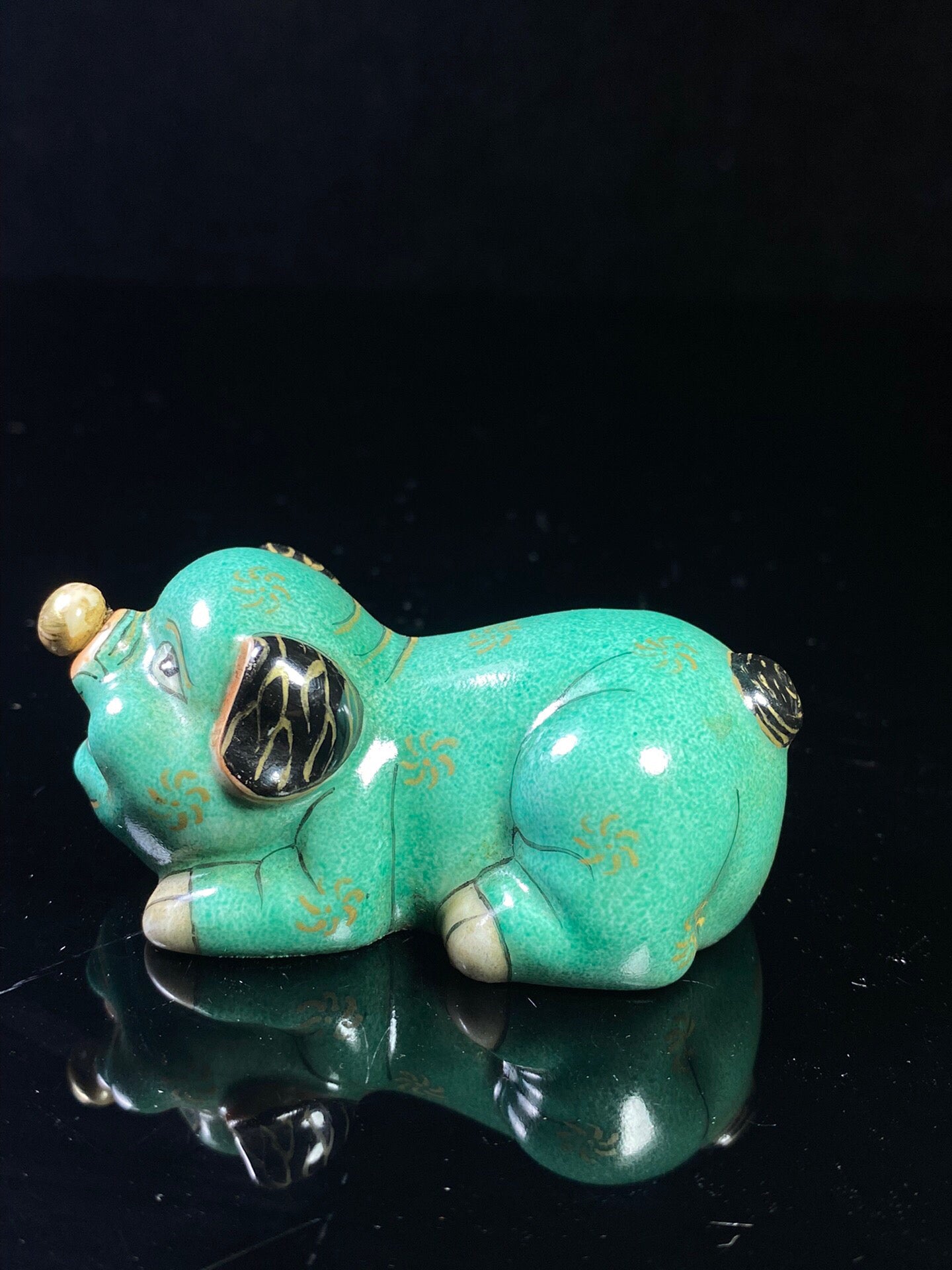 Chinese antique porcelain body painting enamel colored large fat pig shaped snuff bottle