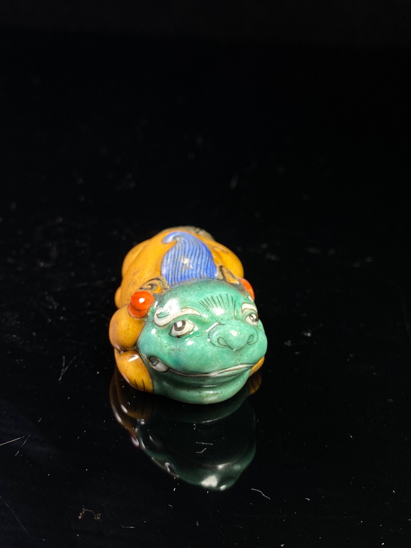 Chinese antique porcelain body painting enamel colored Pixiu shaped snuff bottle