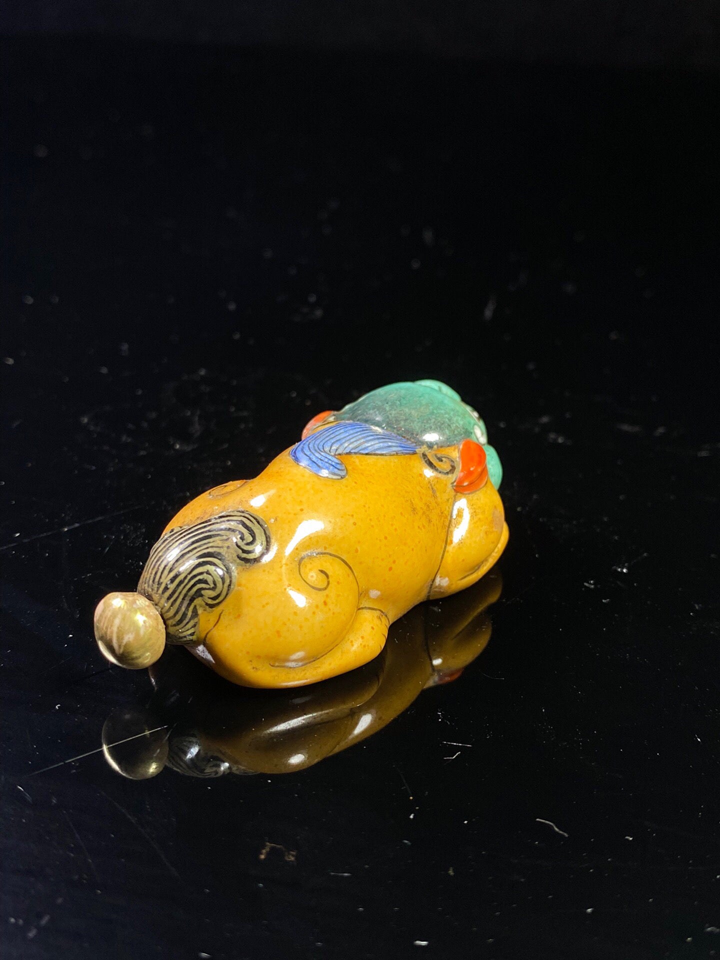 Chinese antique porcelain body painting enamel colored Pixiu shaped snuff bottle
