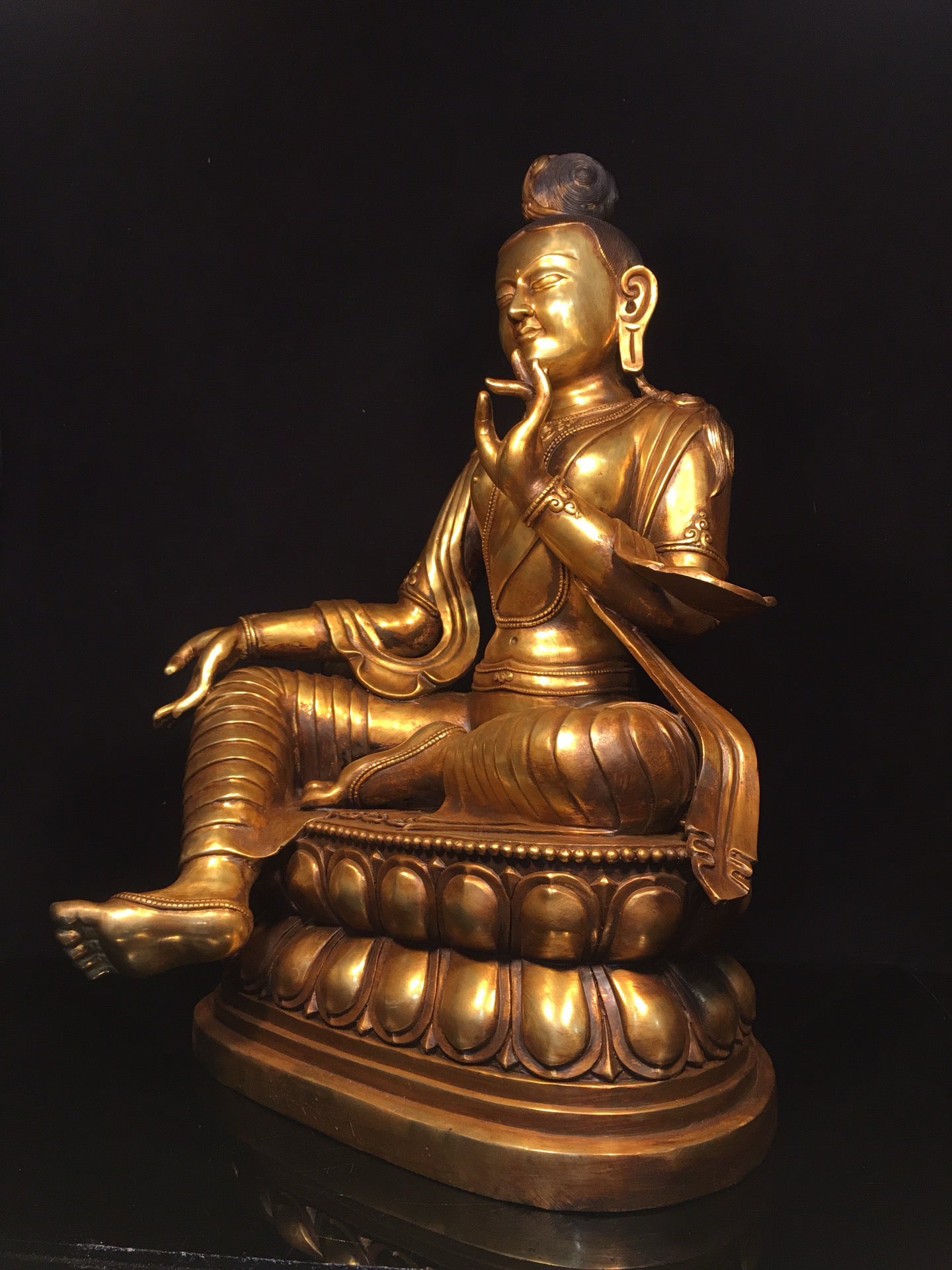 Chinese antique pure copper statue of Avalokitesvara Bodhisattva
