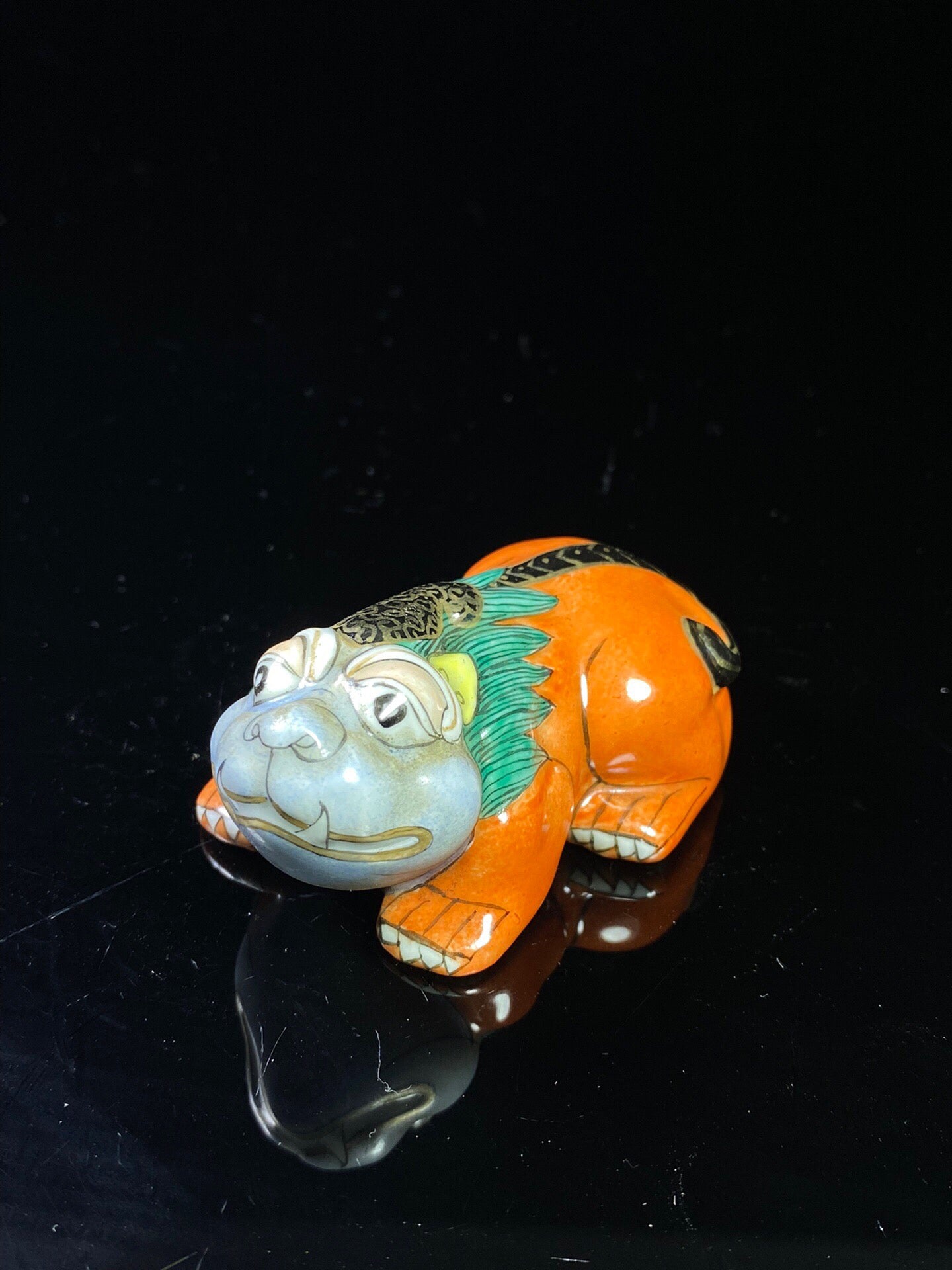Chinese antique porcelain body painting enamel colored Pixiu shaped snuff bottle