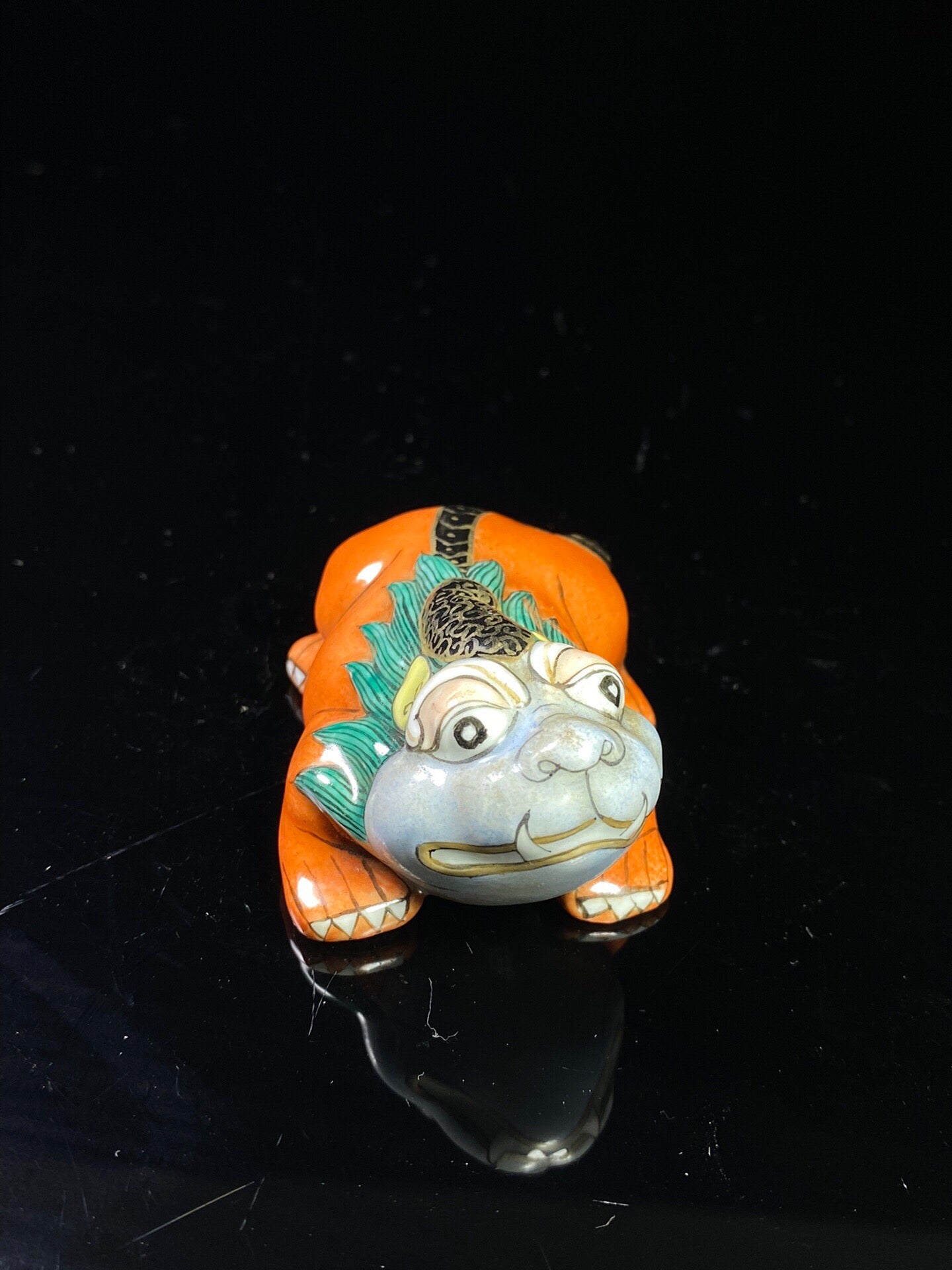 Chinese antique porcelain body painting enamel colored Pixiu shaped snuff bottle