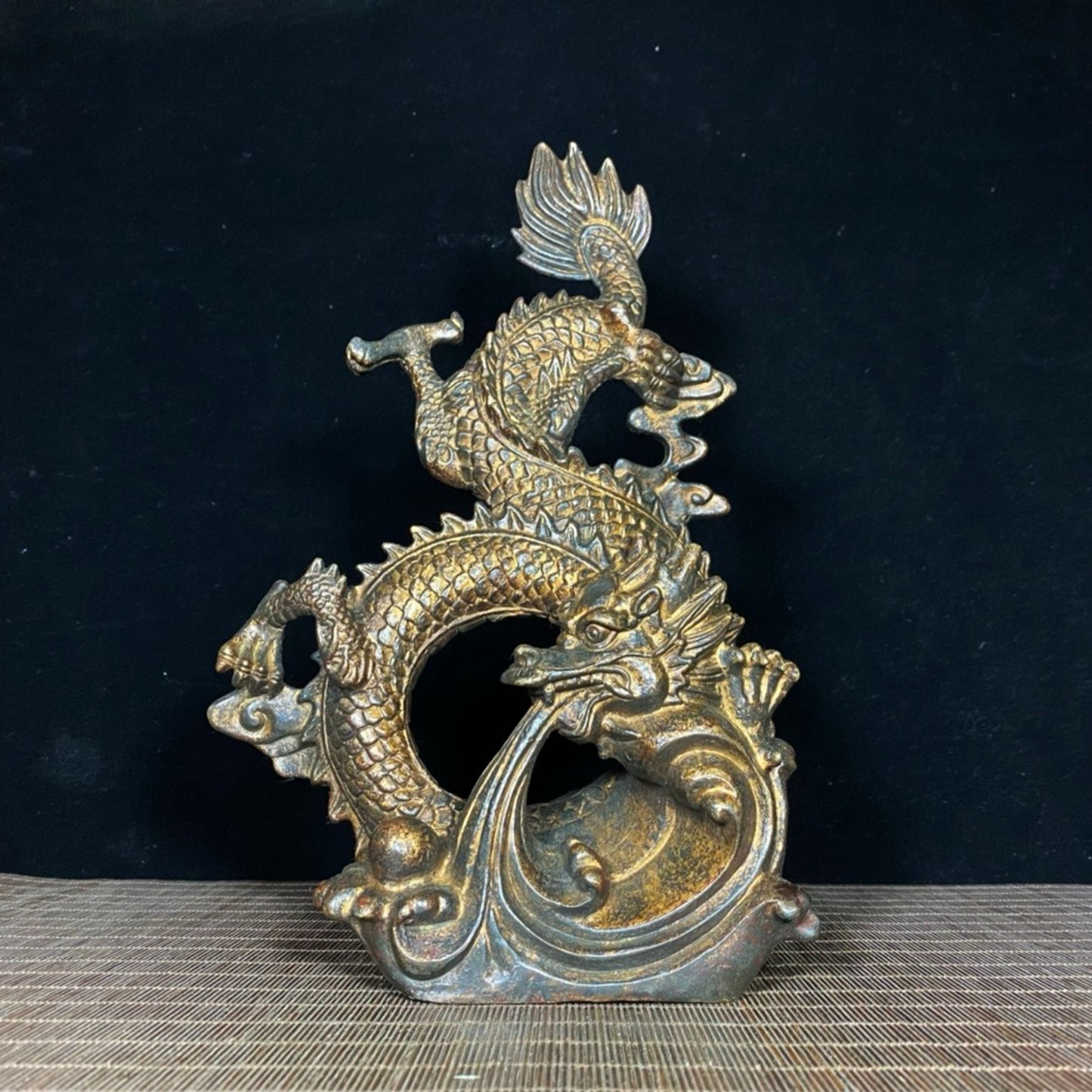 Old copper tire mud, golden dragon, water absorbing pearl, divine dragon