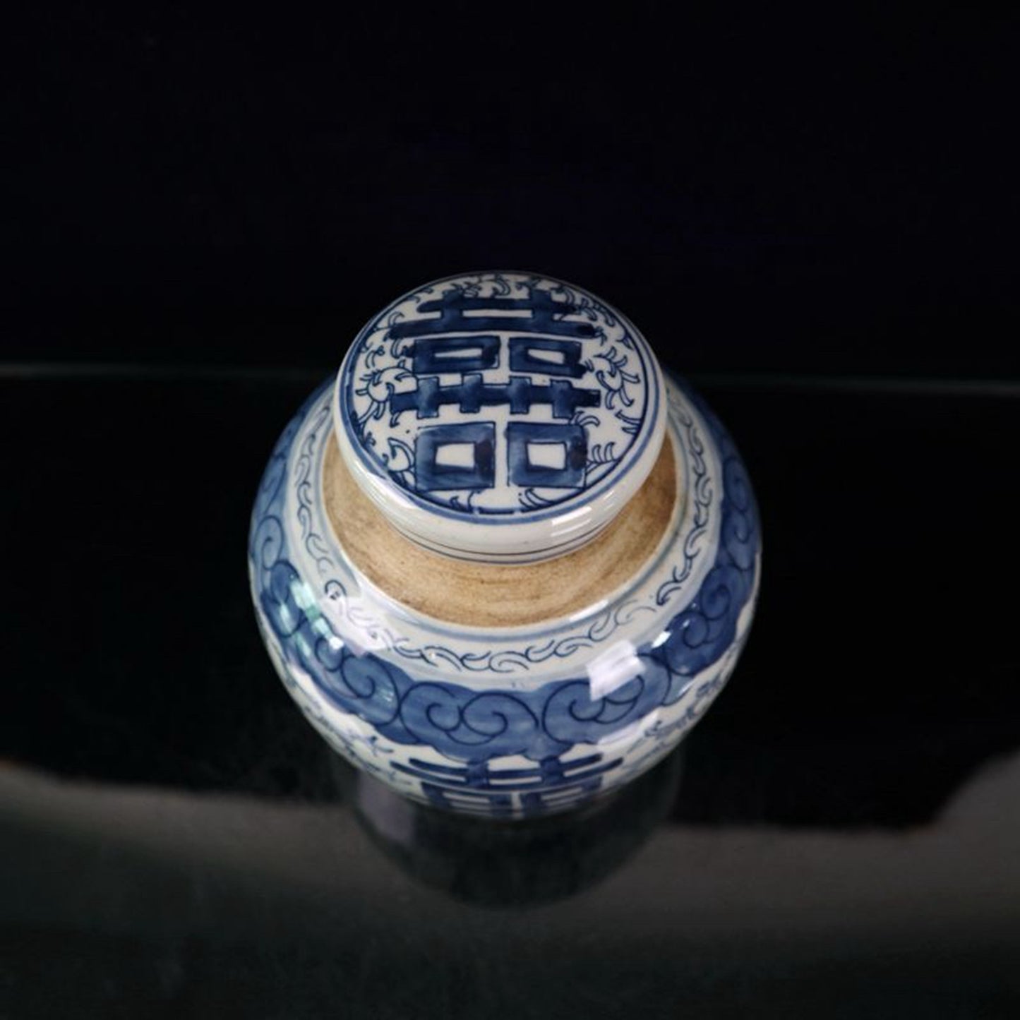 Ceramic blue and white double happiness entangled branch lotus patterned lid jar