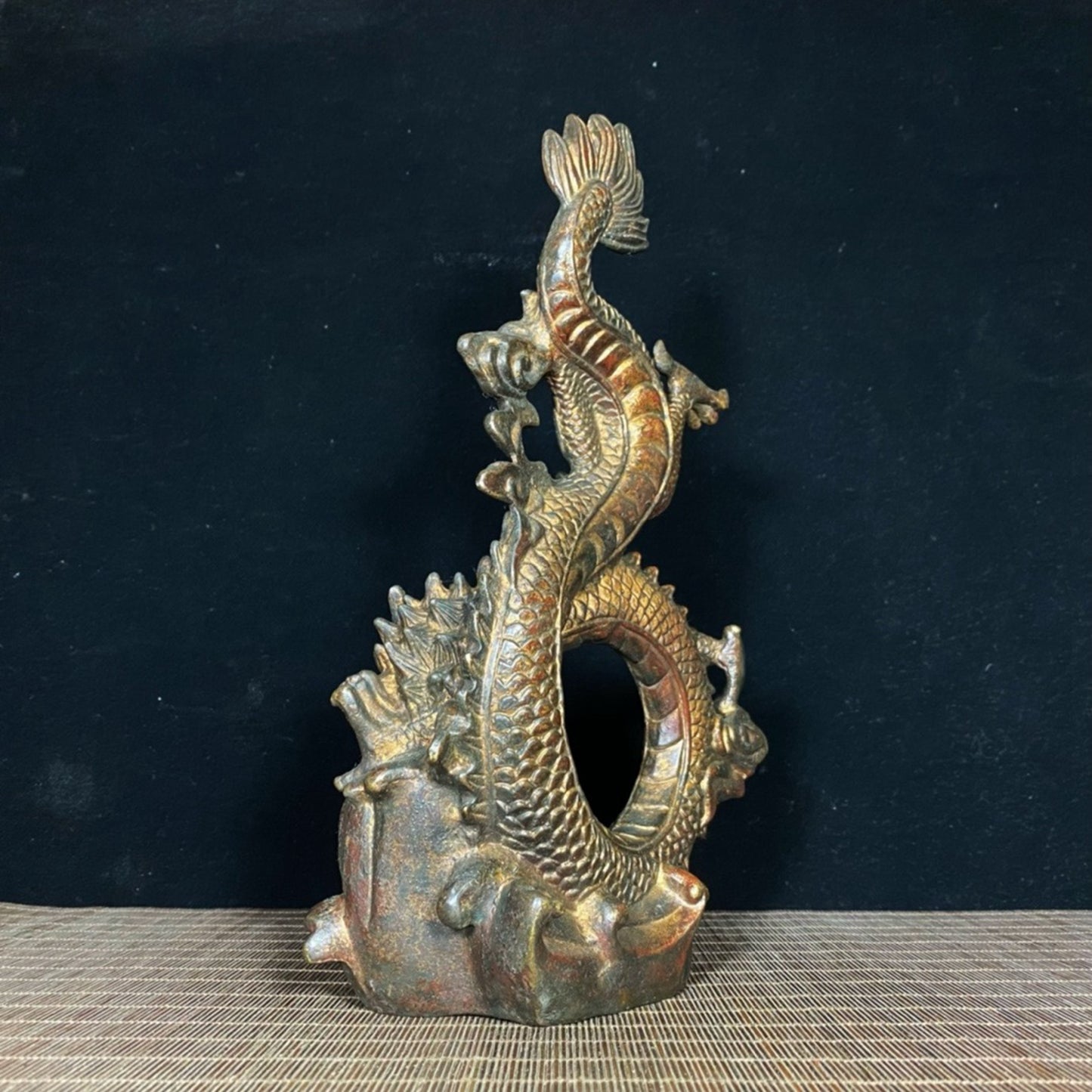 Old copper tire mud, golden dragon, water absorbing pearl, divine dragon