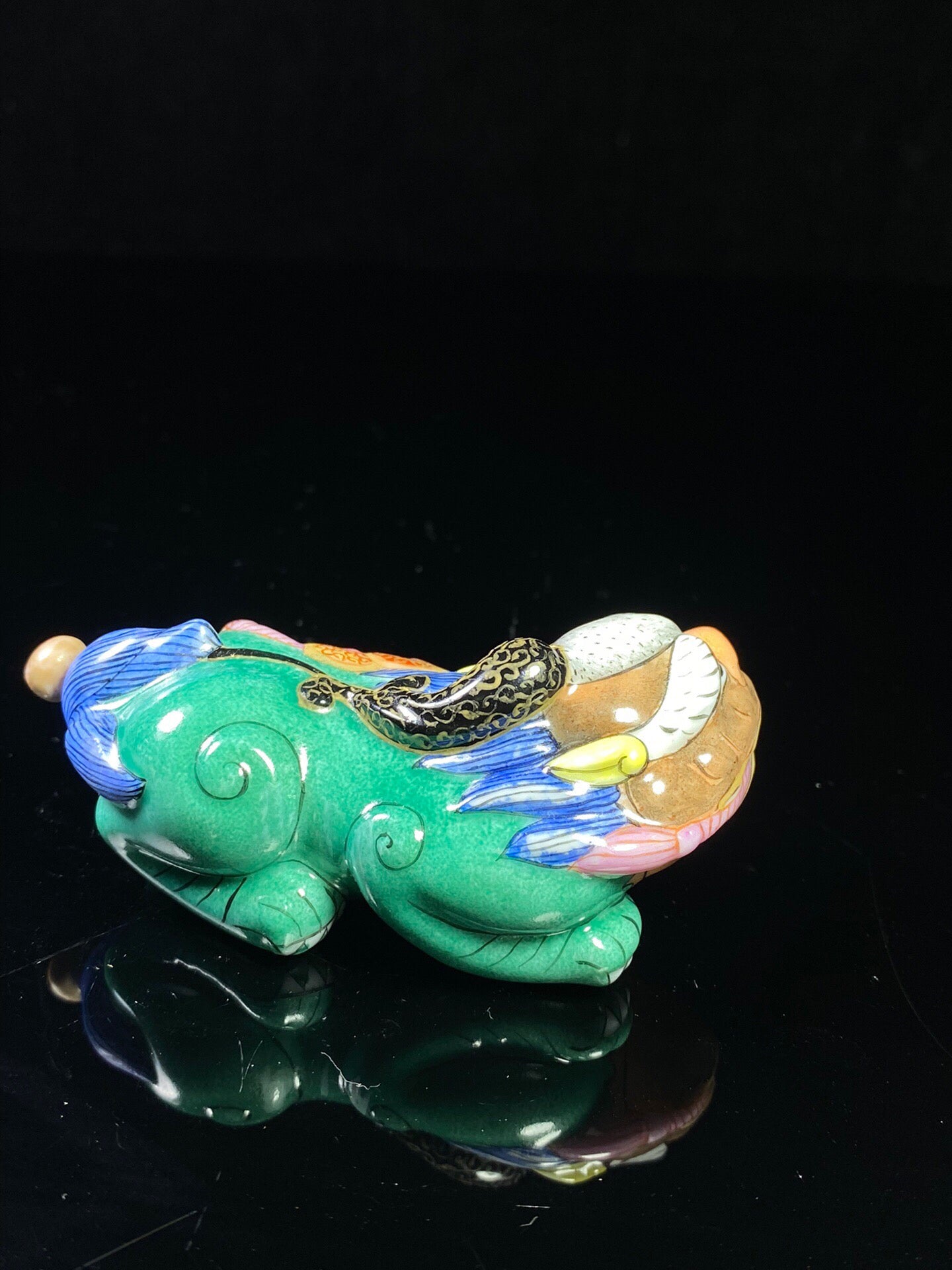 Chinese antique porcelain body painting enamel colored Pixiu shaped snuff bottle