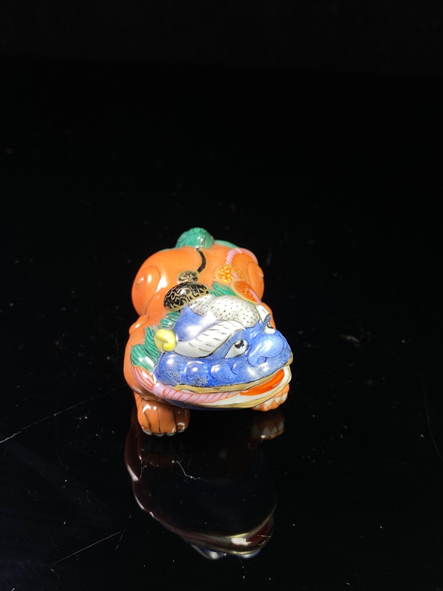 Chinese antique porcelain body painting enamel colored Pixiu shaped snuff bottle