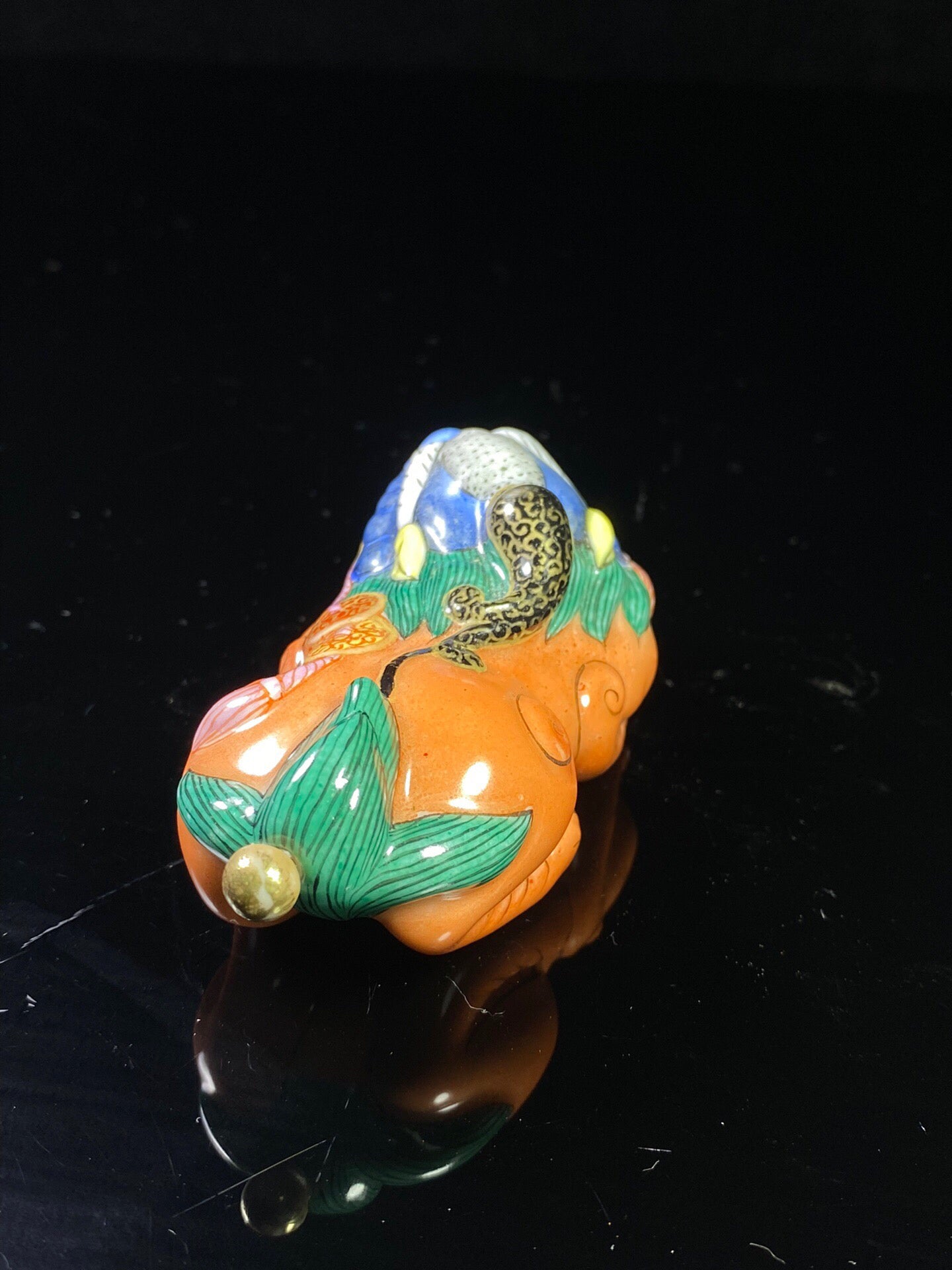 Chinese antique porcelain body painting enamel colored Pixiu shaped snuff bottle