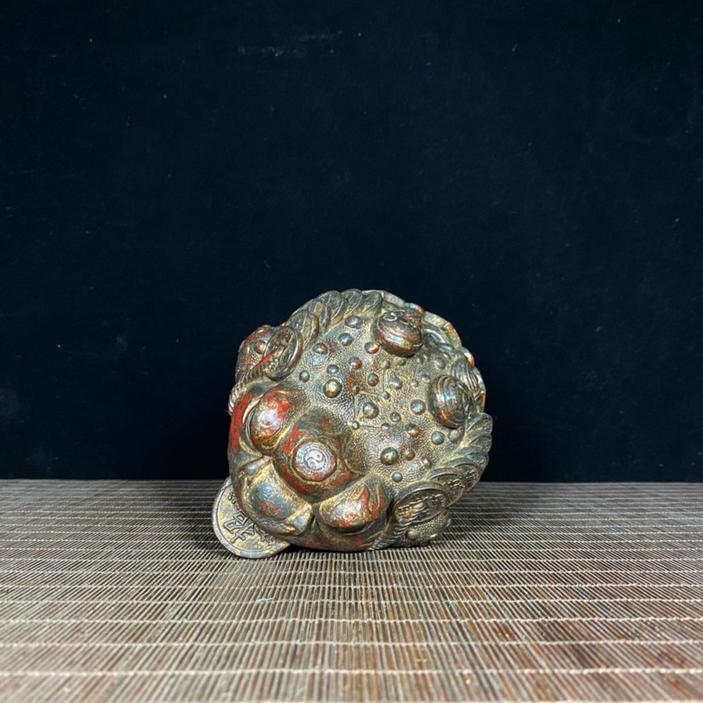 Old copper tire mud gold lotus seat golden toad