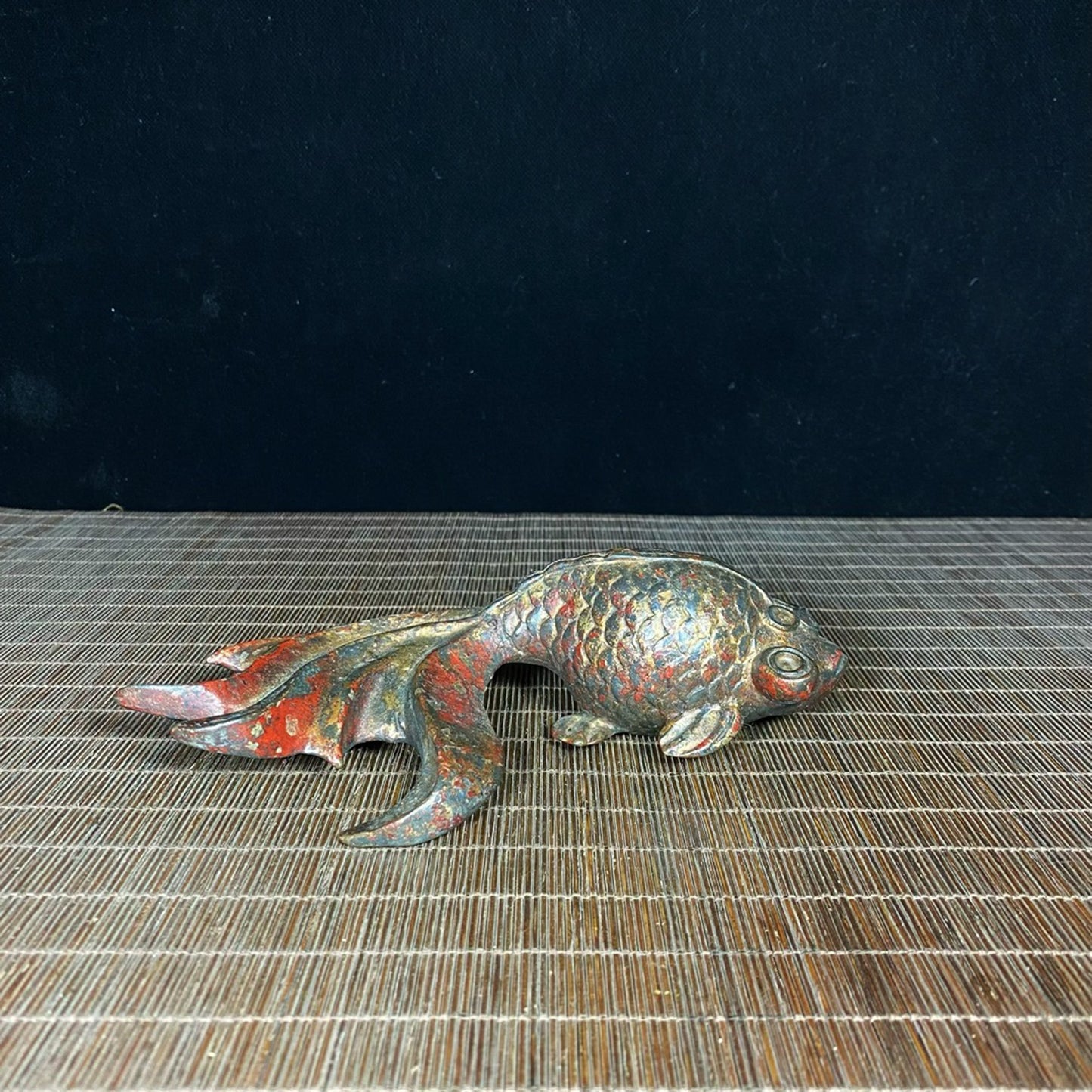 Old copper tire mud goldfish