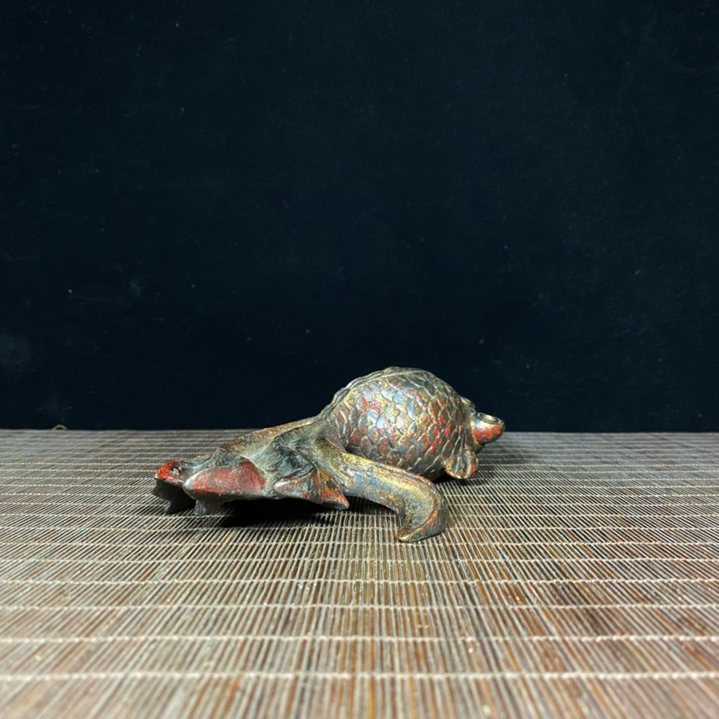 Old copper tire mud goldfish