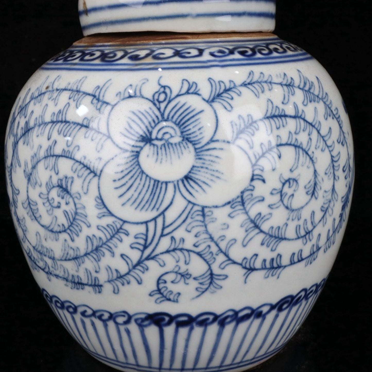 Ceramic Blue and White Tea Character Entangled Branch Pattern Cover Jar