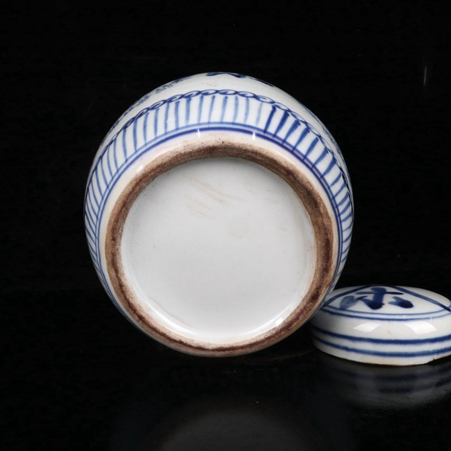 Ceramic Blue and White Tea Character Entangled Branch Pattern Cover Jar