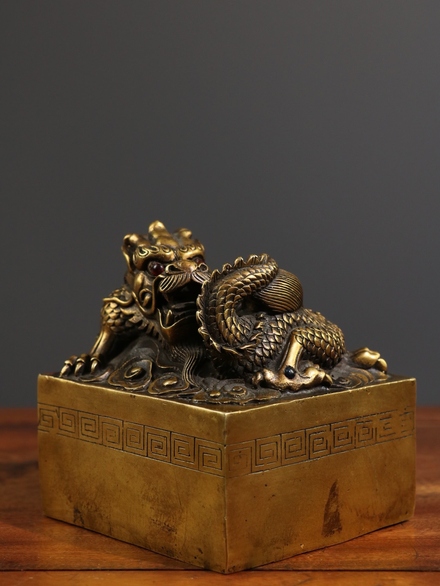 Pure copper inlaid gemstones [Divine Dragon Guardian]