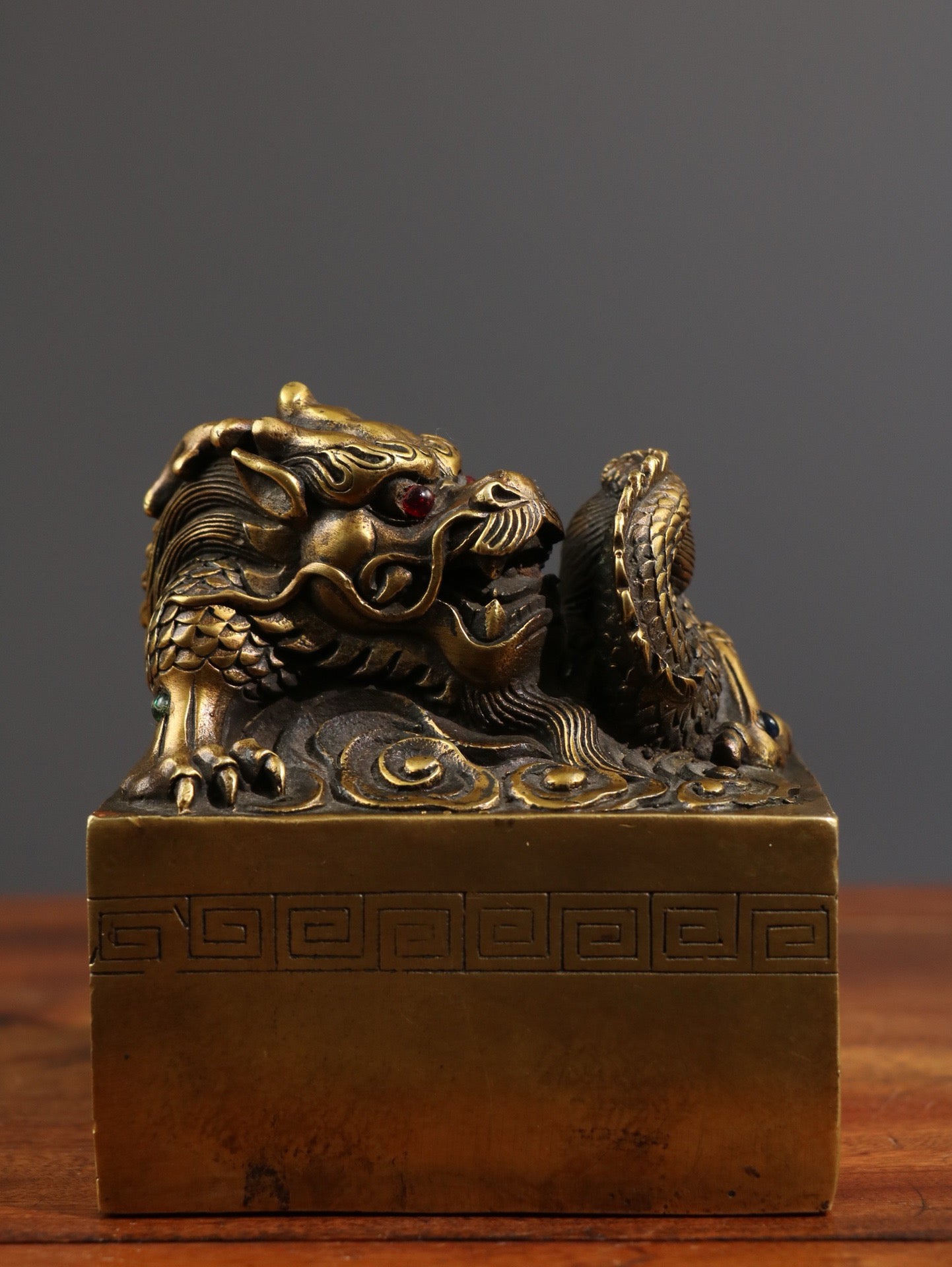 Pure copper inlaid gemstones [Divine Dragon Guardian]