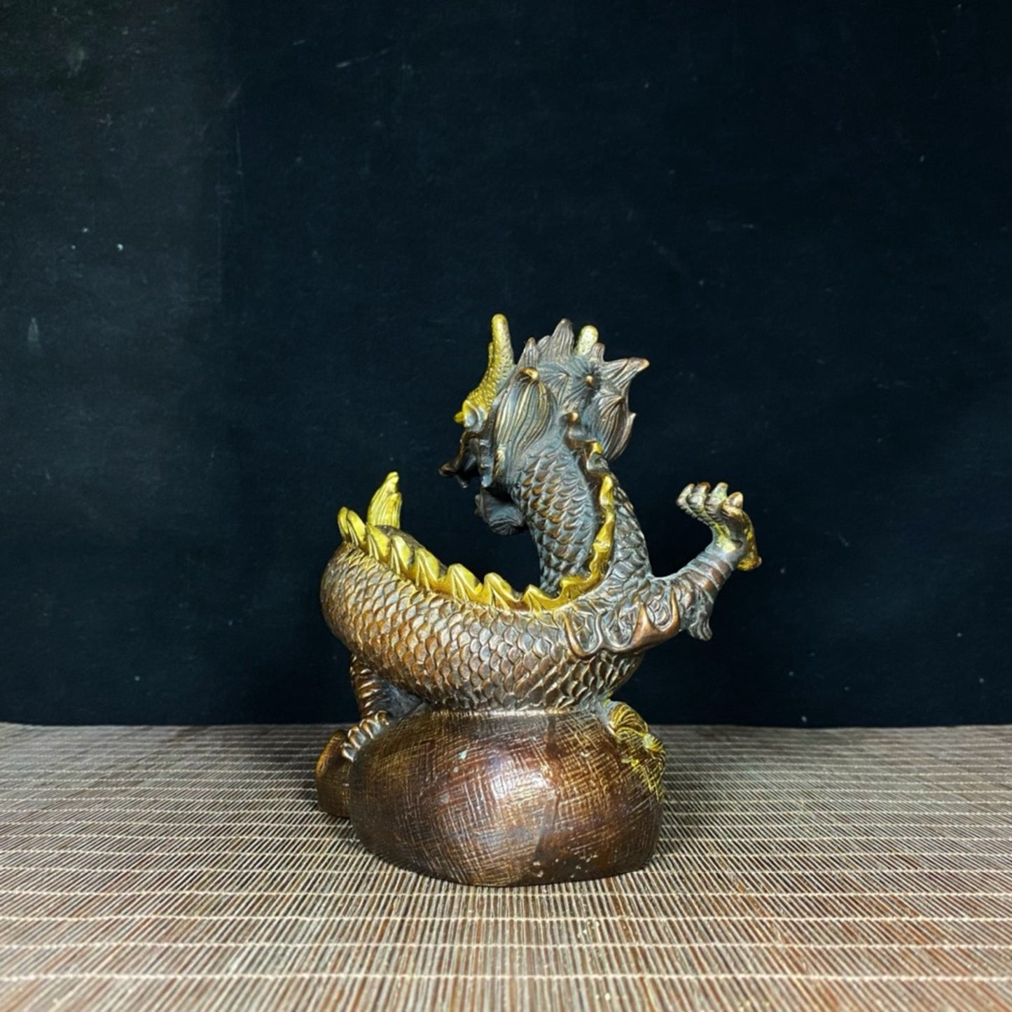 Pure Copper Gilded Gold Looking Back at the Divine Dragon