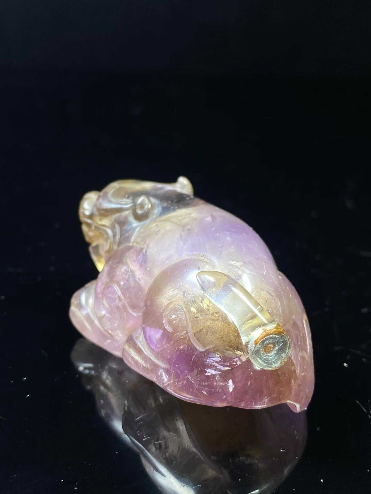 Chinese antique crystal horse shaped snuff bottle