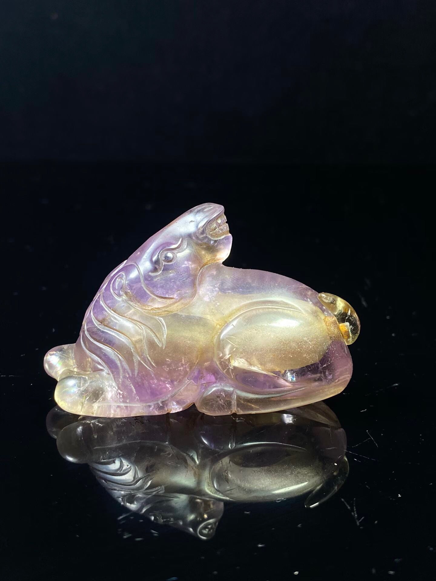 Chinese antique crystal horse shaped snuff bottle