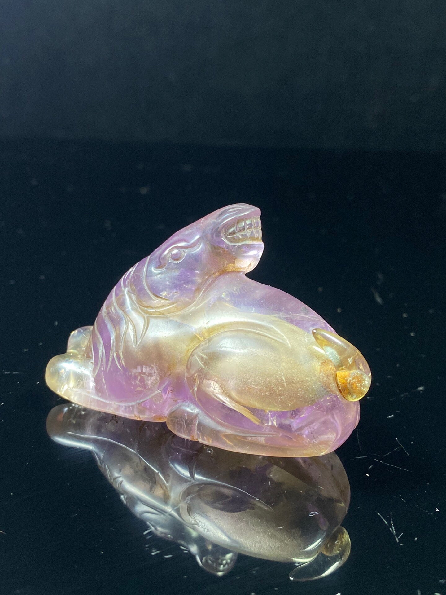 Chinese antique crystal horse shaped snuff bottle