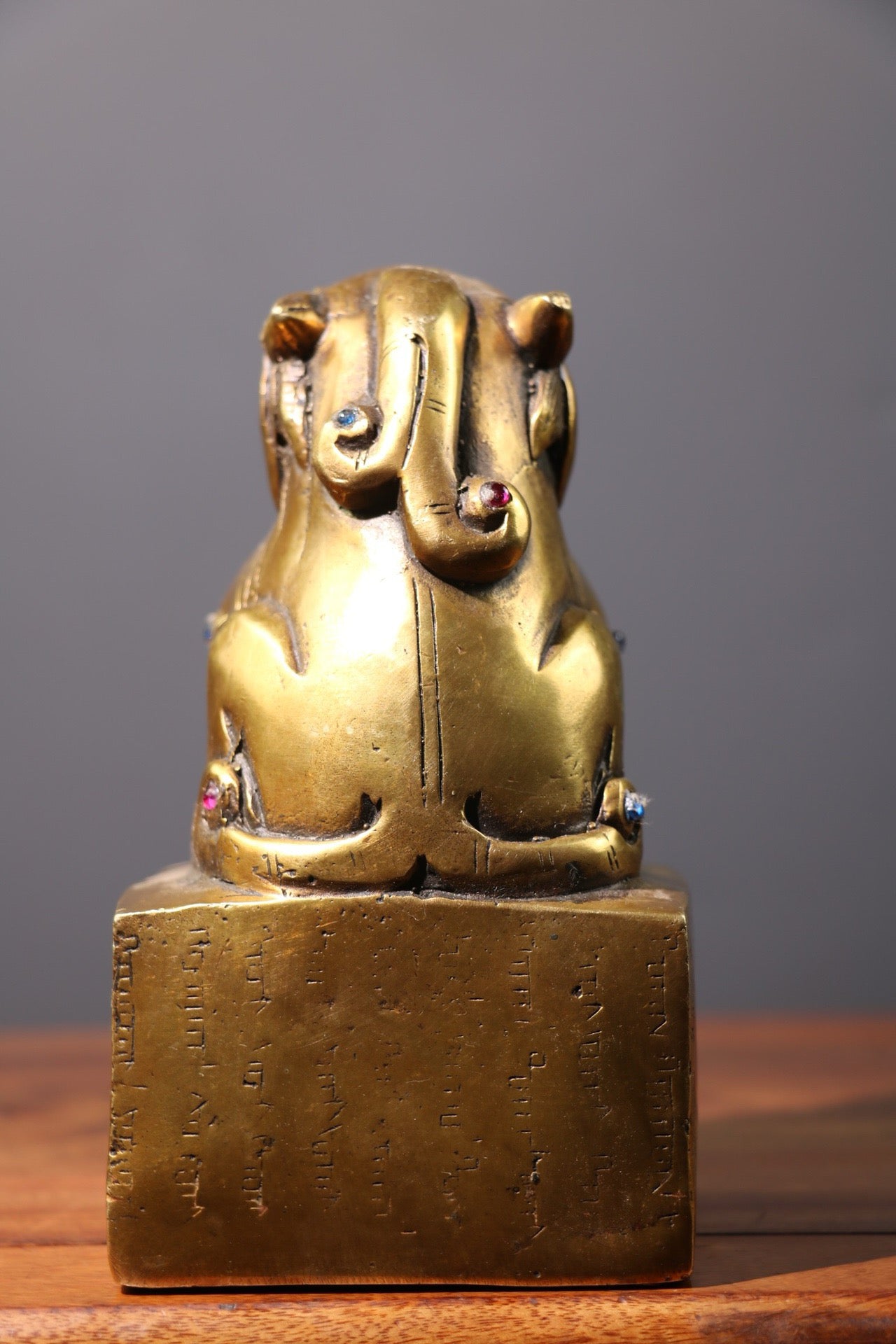 Old yellow copper inlaid gemstones [Prosperous Pixiu]