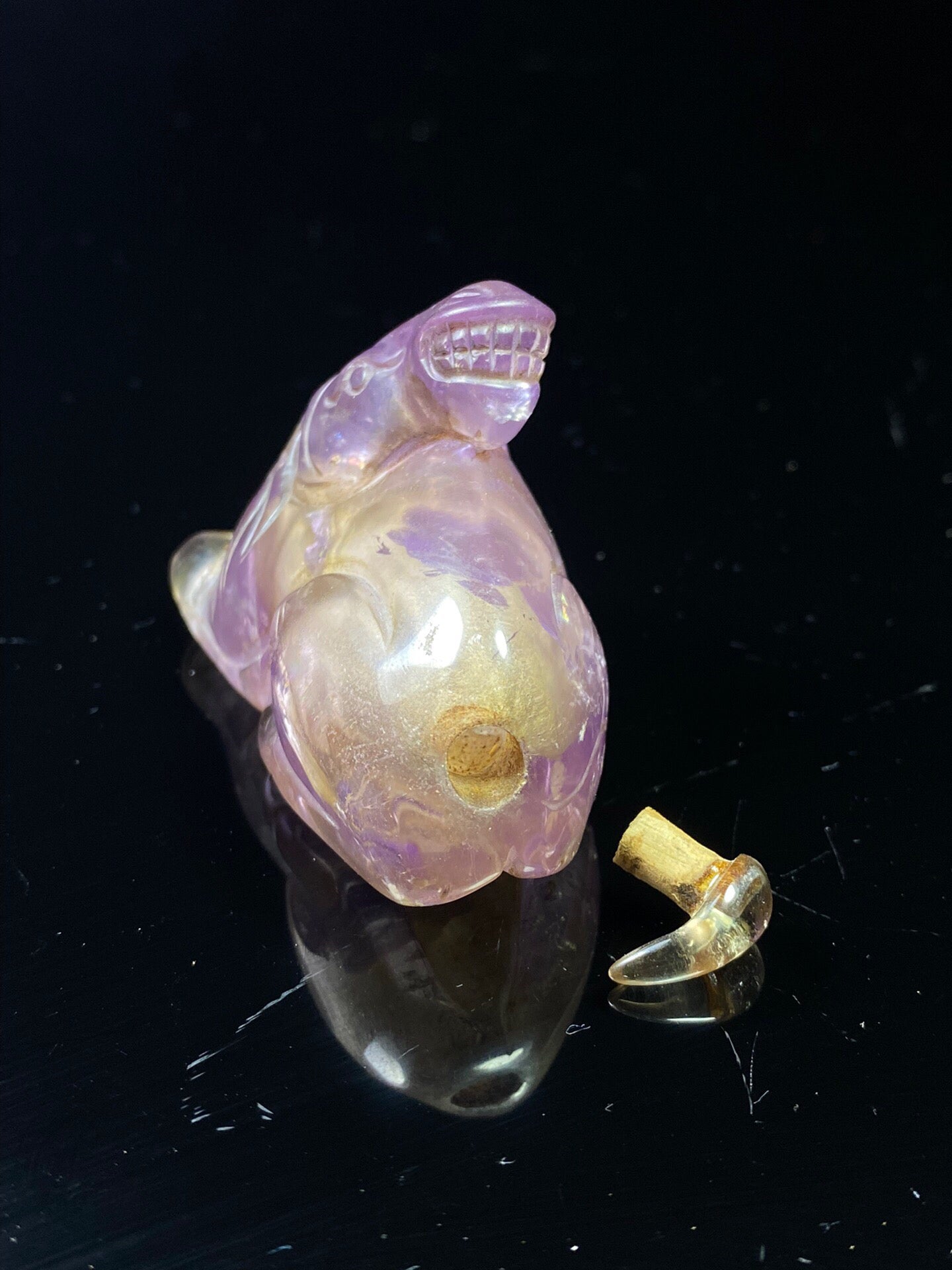 Chinese antique crystal horse shaped snuff bottle