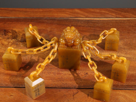 A set of Tian Huangshi Rui Beast Gu Long Seven Chain Medals