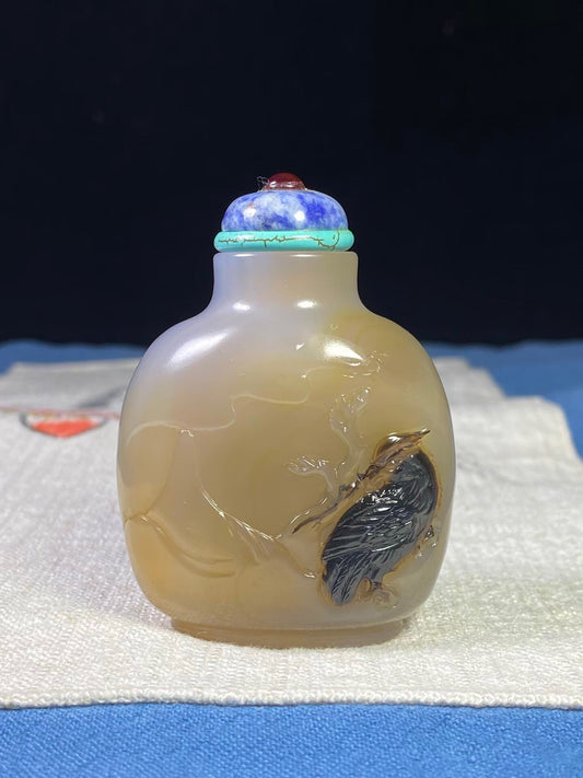 Chinese antique agate beautifully carved snuff bottle