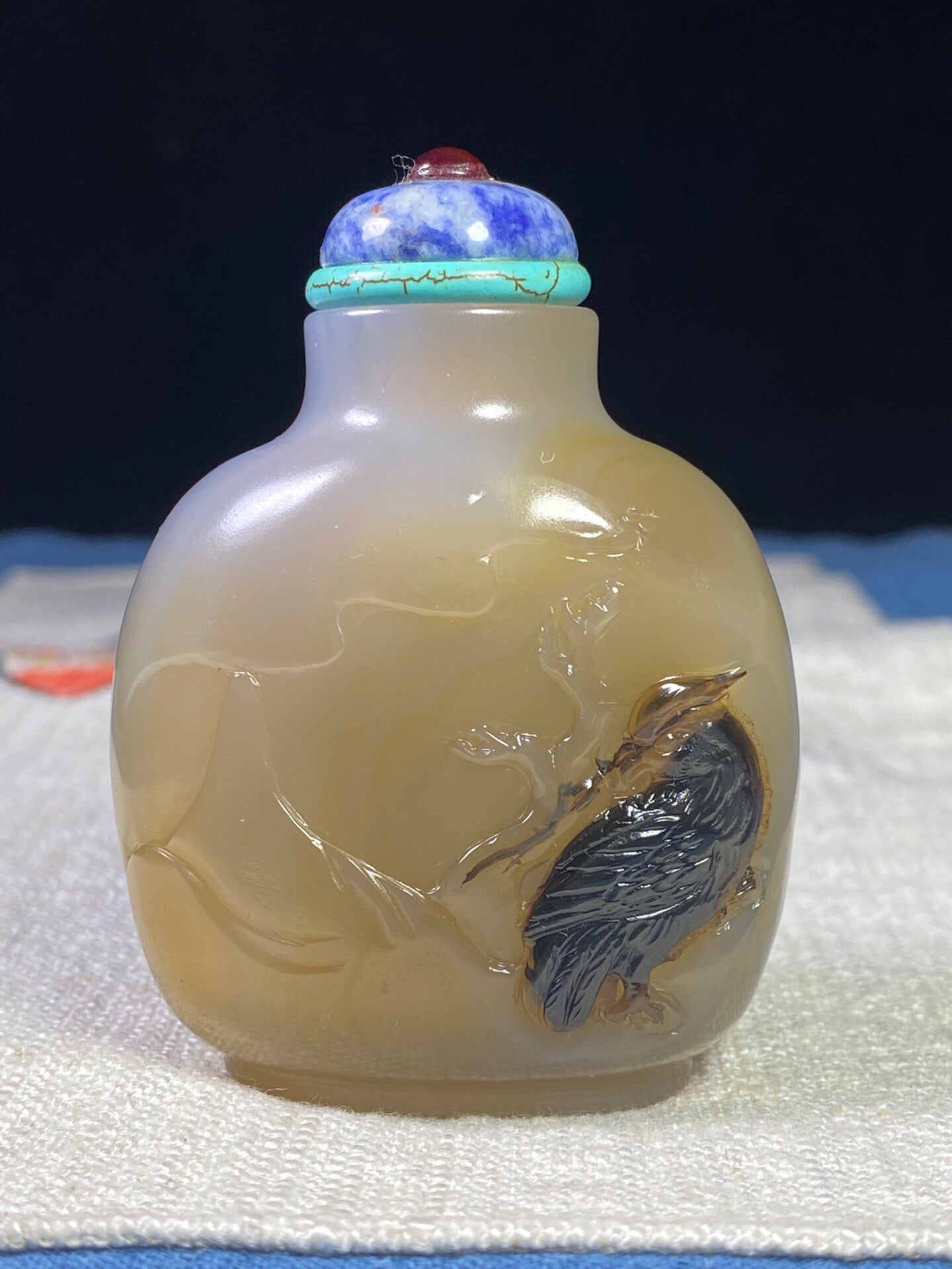 Chinese antique agate beautifully carved snuff bottle
