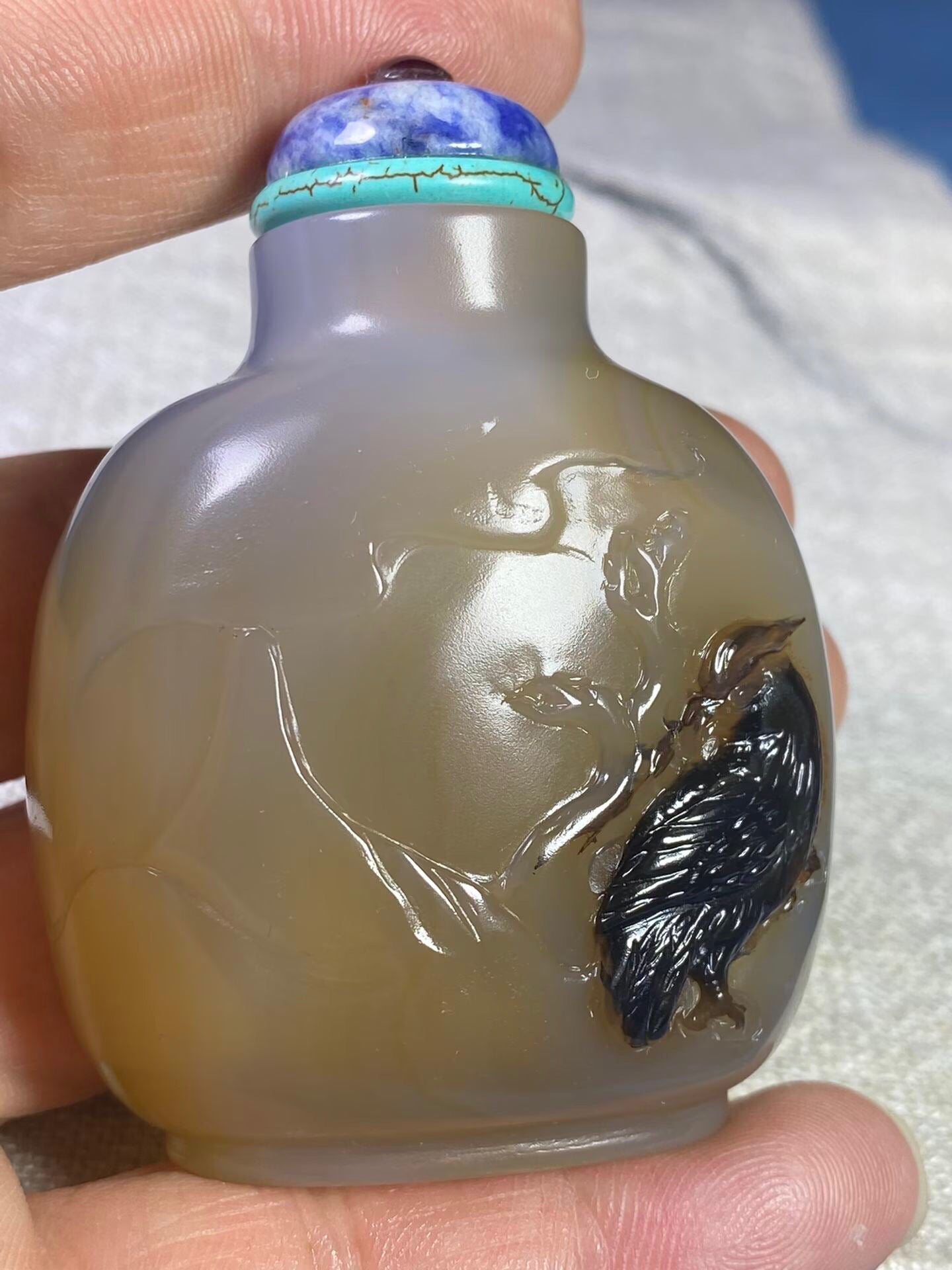 Chinese antique agate beautifully carved snuff bottle