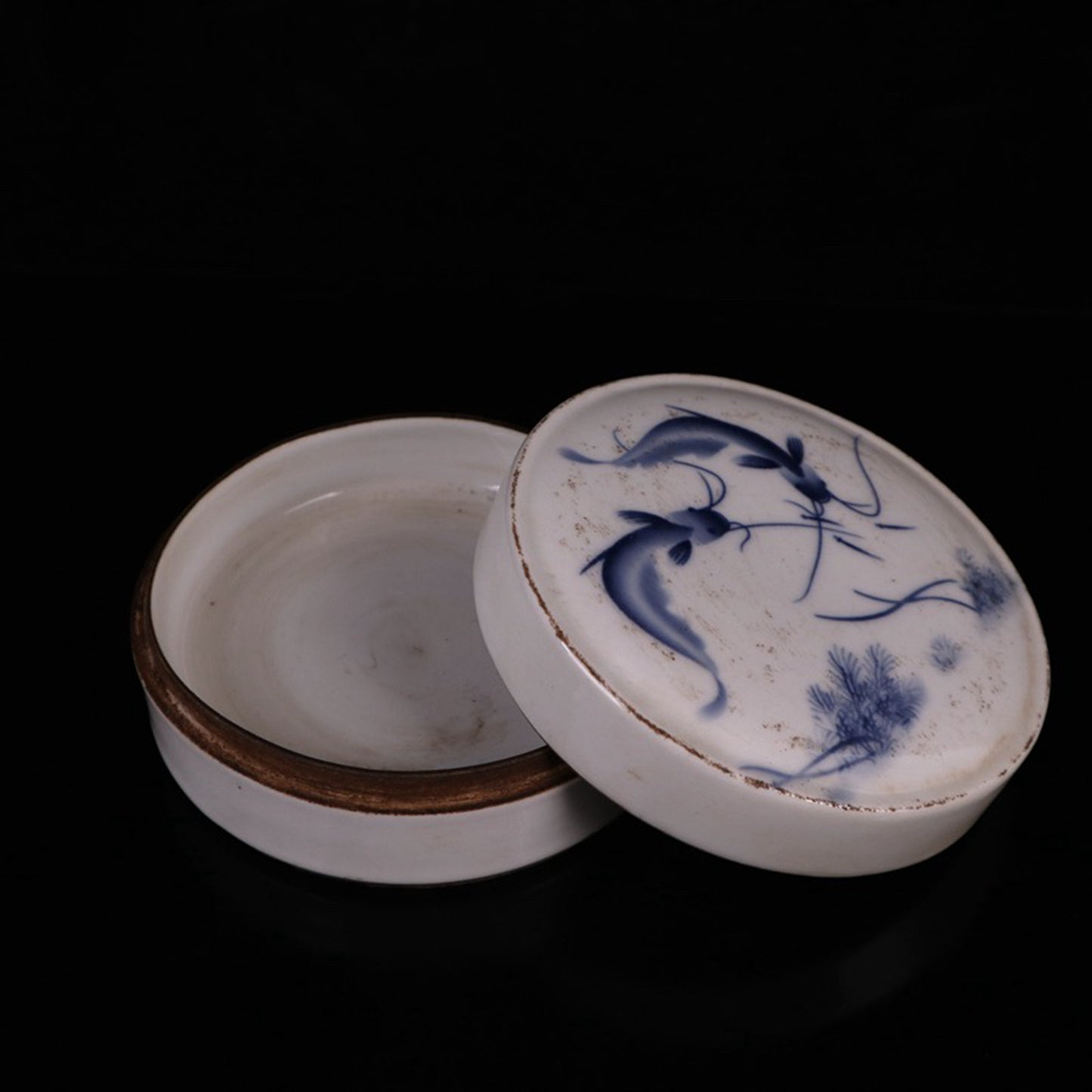 Ceramic blue and white glazed fish fun picture printing box