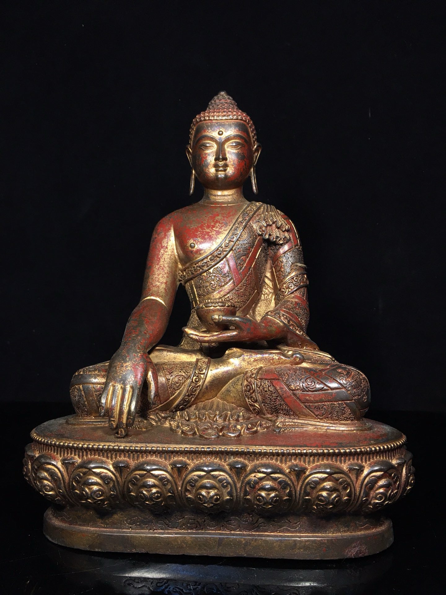 Chinese antique pure copper statue of Shakyamuni Buddha