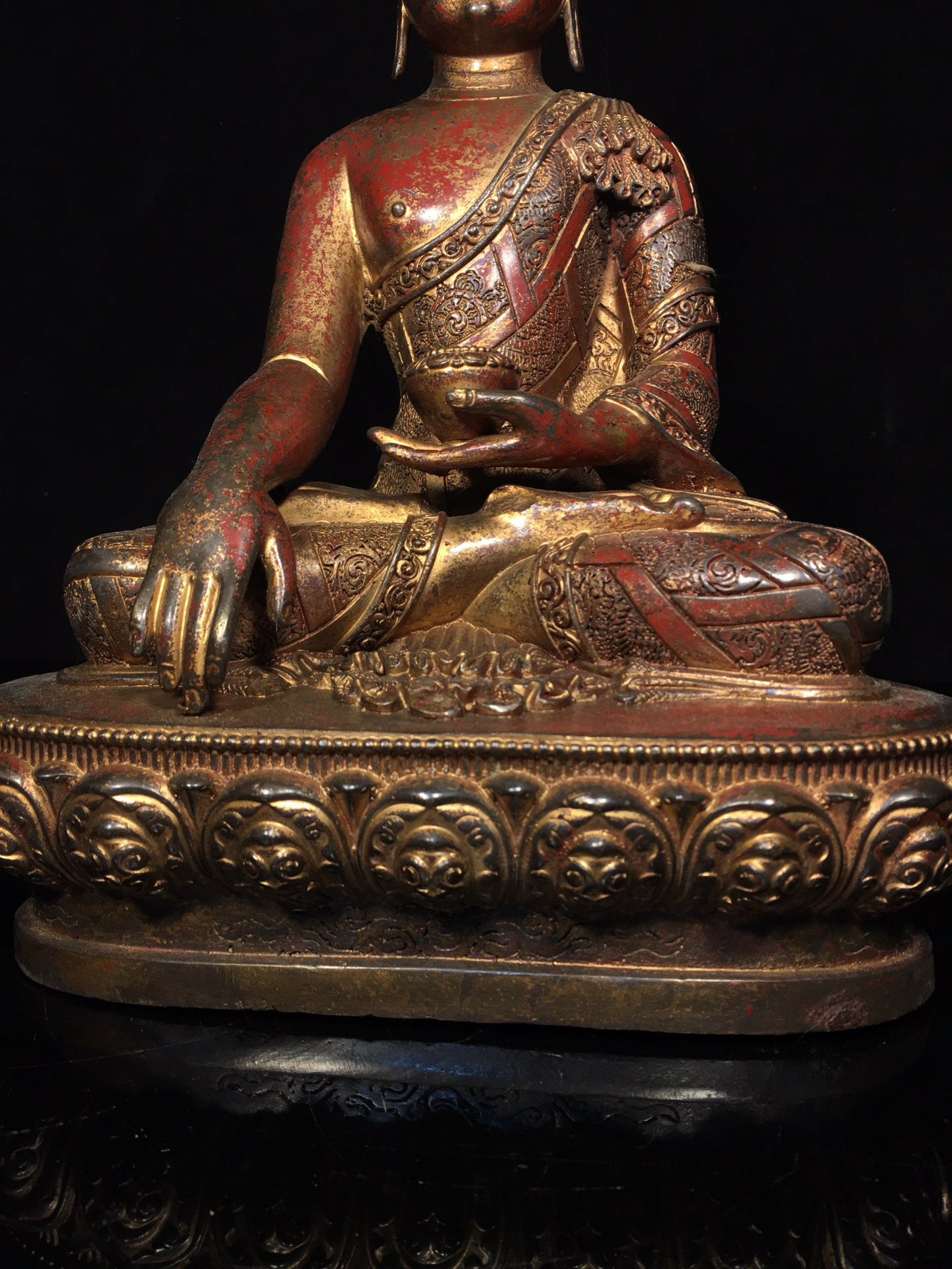 Chinese antique pure copper statue of Shakyamuni Buddha