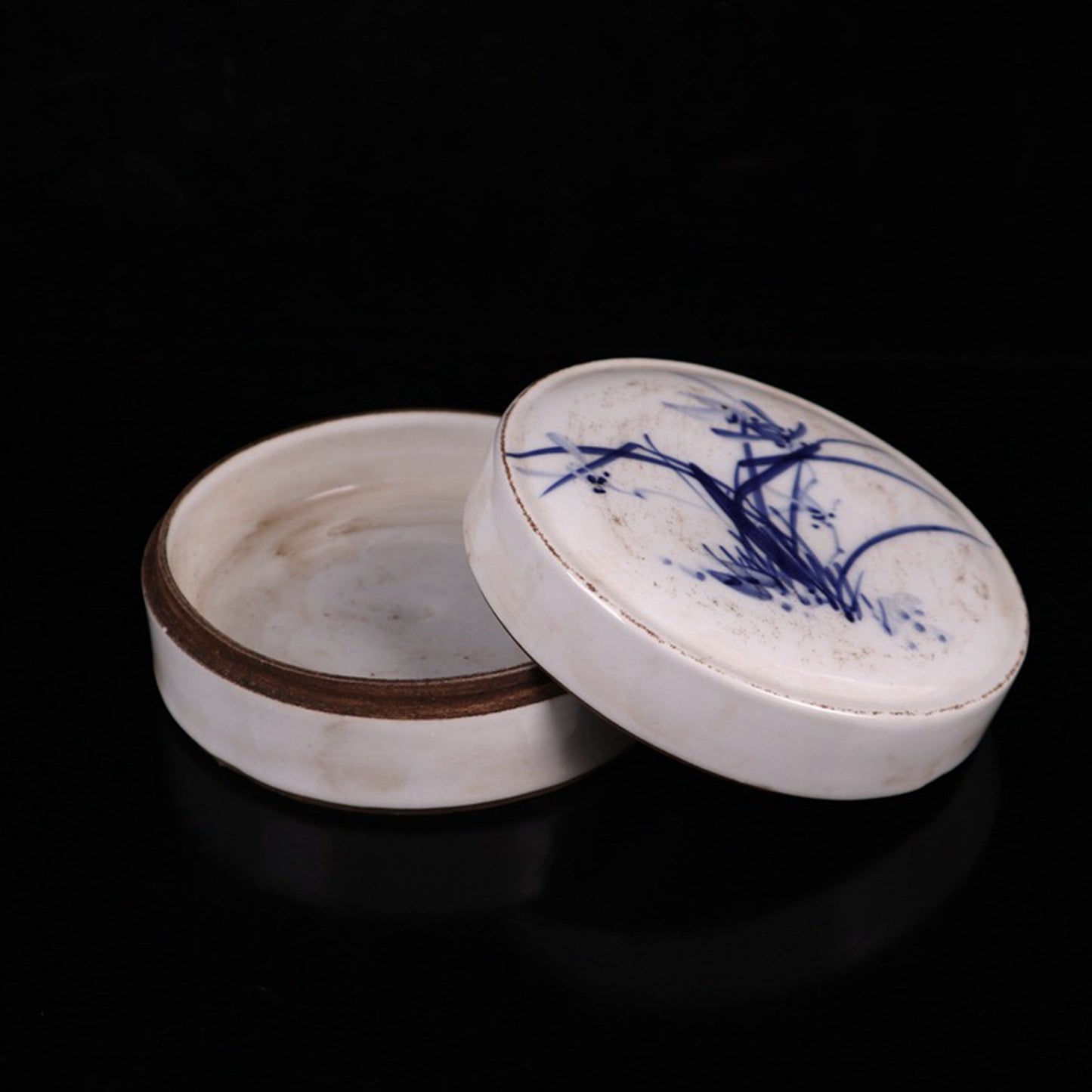 Ceramic blue and white glazed blue and blue pattern printing box