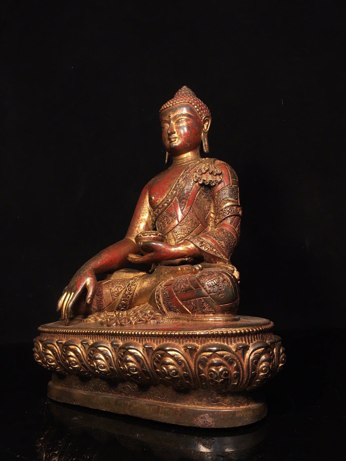Chinese antique pure copper statue of Shakyamuni Buddha