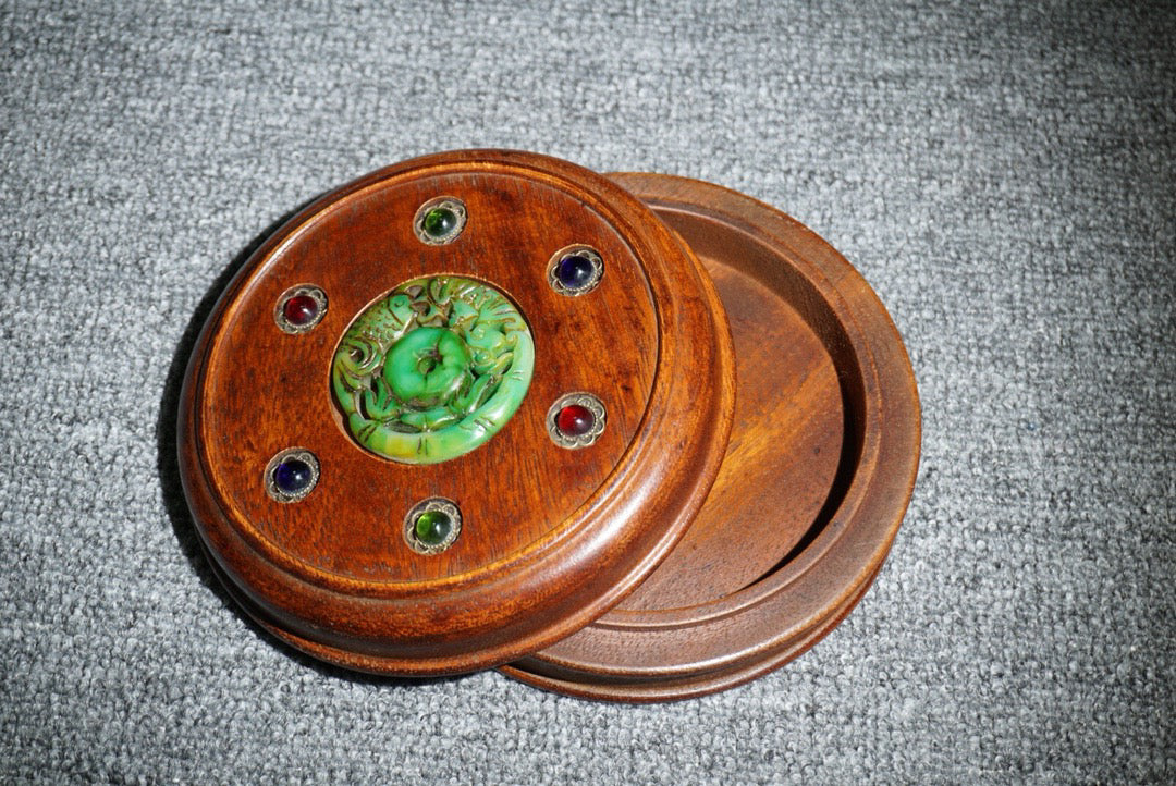 Pear wood round jewelry box